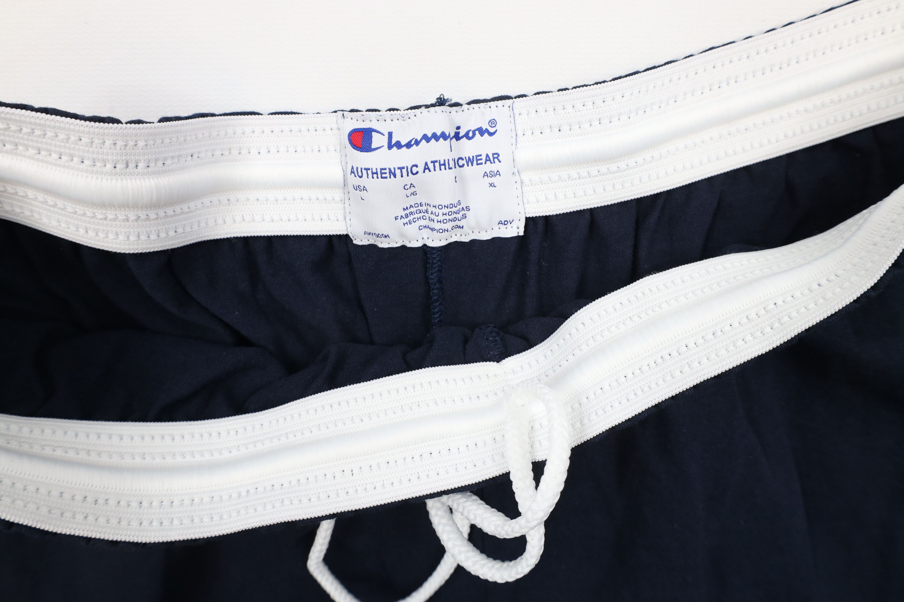 Champion × Vintage Vintage Champion Classic Logo Above Knee Shorts Blue Cotton Size US 34 / EU 50 - 6 Thumbnail