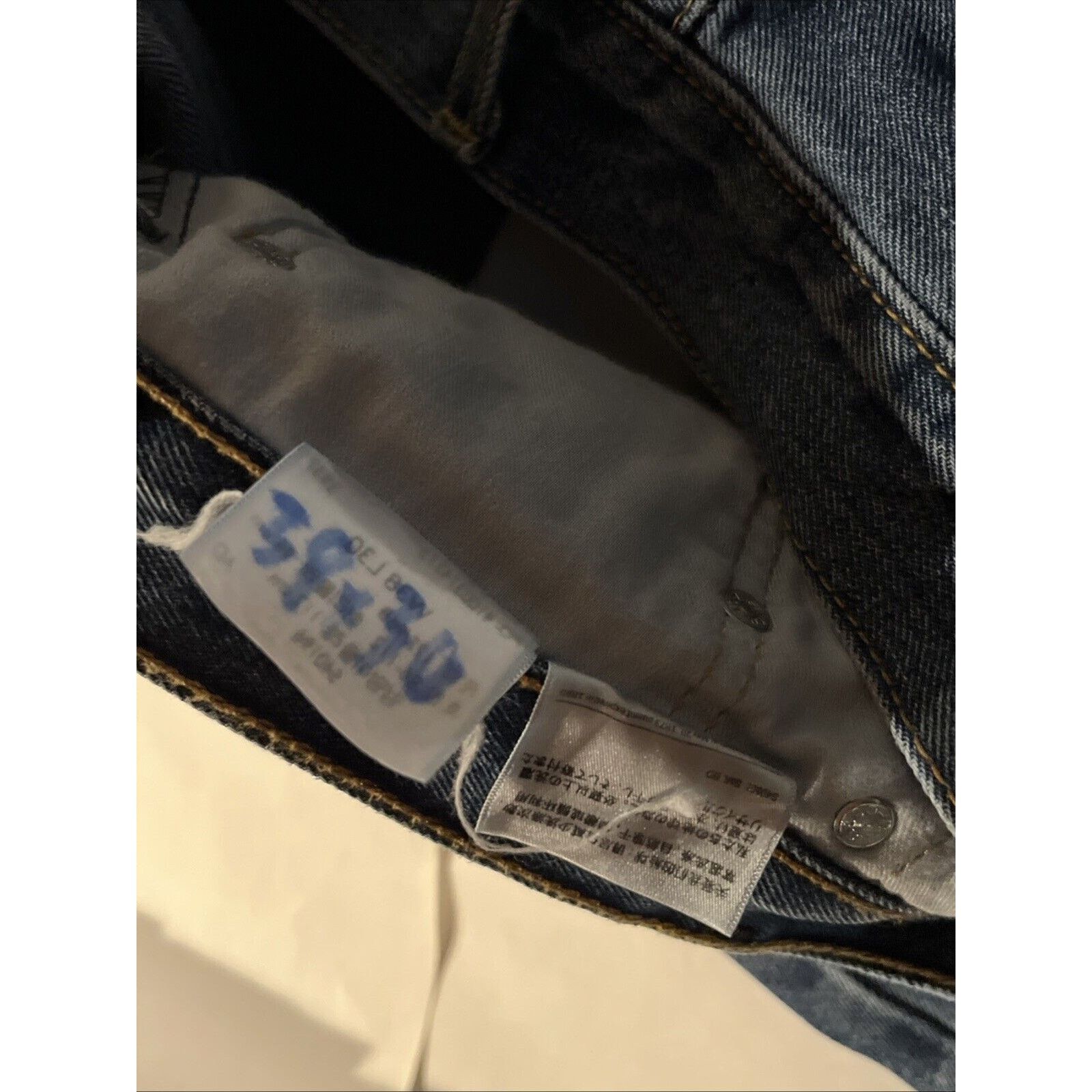 Levi's Levi’s VTG 550 Men’s 38x30 Fit Medium Wash Denim Jeans Blue Size US 38 / EU 54 - 13 Thumbnail