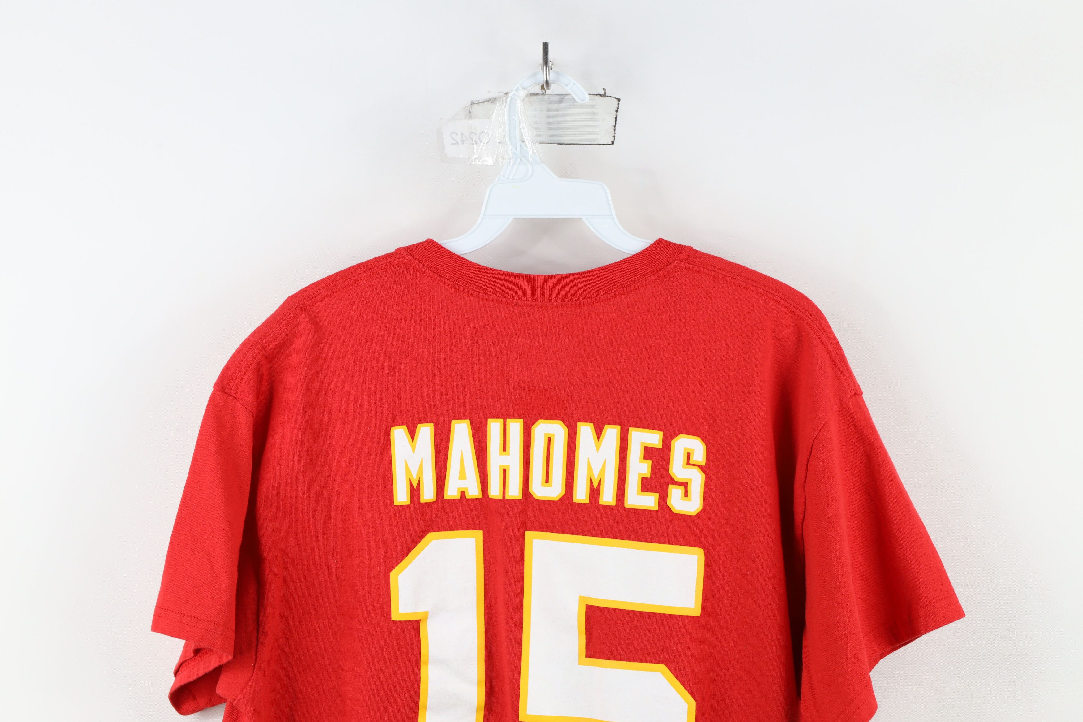Vintage NFL LVII Patrick Mahomes Kansas City Chiefs Football T-Shirt Size US L / EU 52-54 / 3 - 11 Thumbnail
