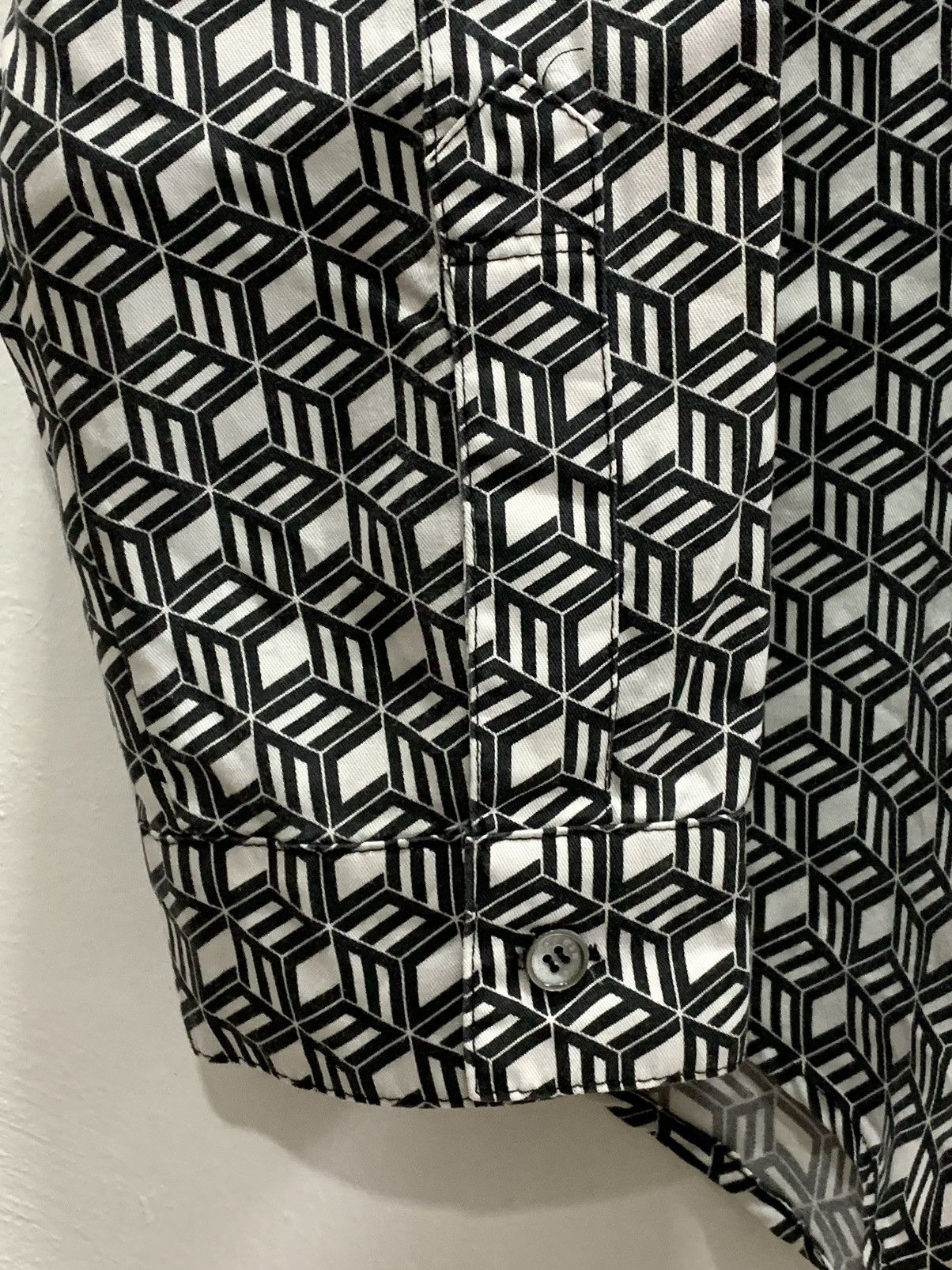 MCM MCM CUBIC MONOGRAM BUTTON-UP L/S SHIRT Size US M / EU 48-50 / 2 - 5 Thumbnail