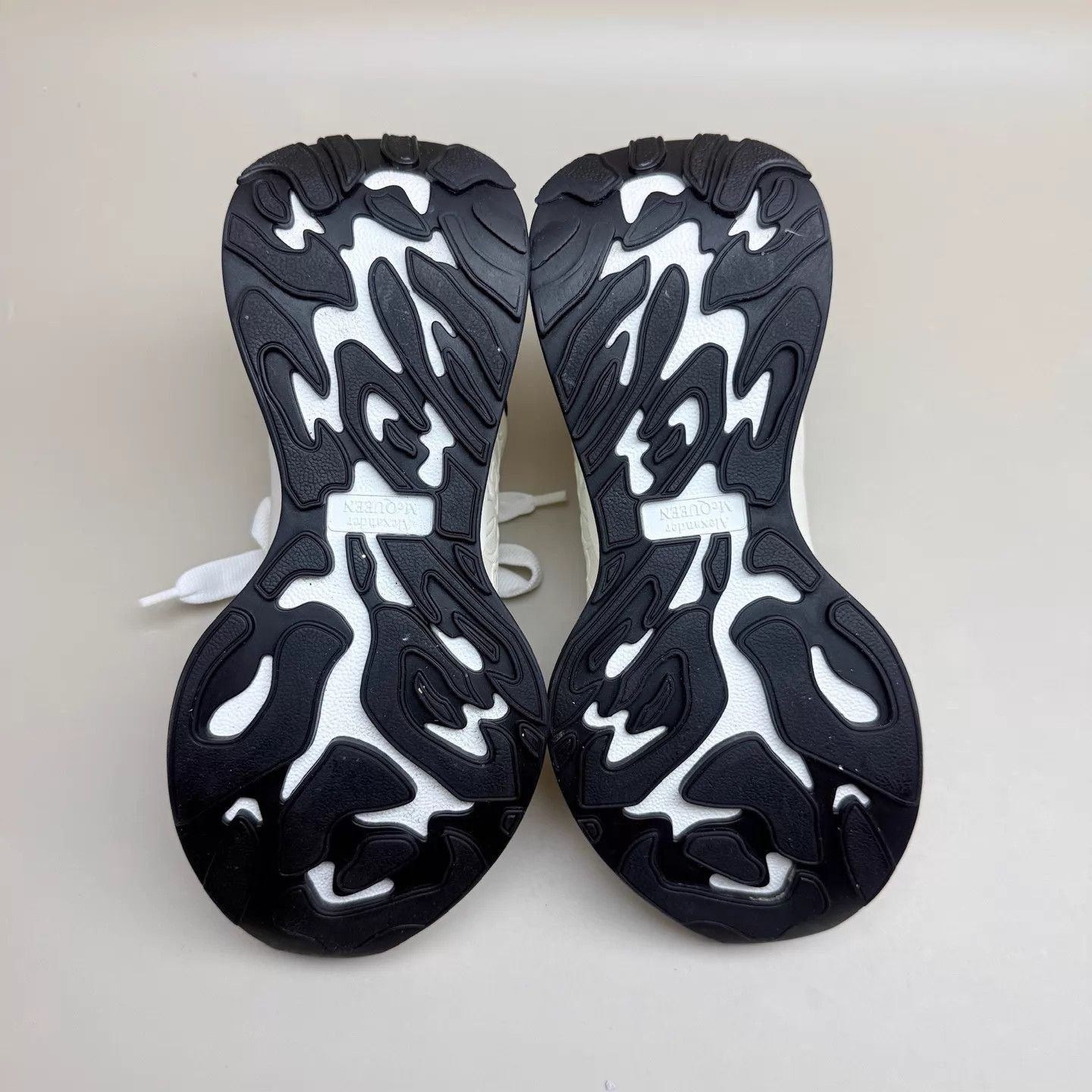 Alexander McQueen Alexander McQueen Sprint Runner Black White 35 Size US 4.5 / IT 34.5 - 6 Thumbnail