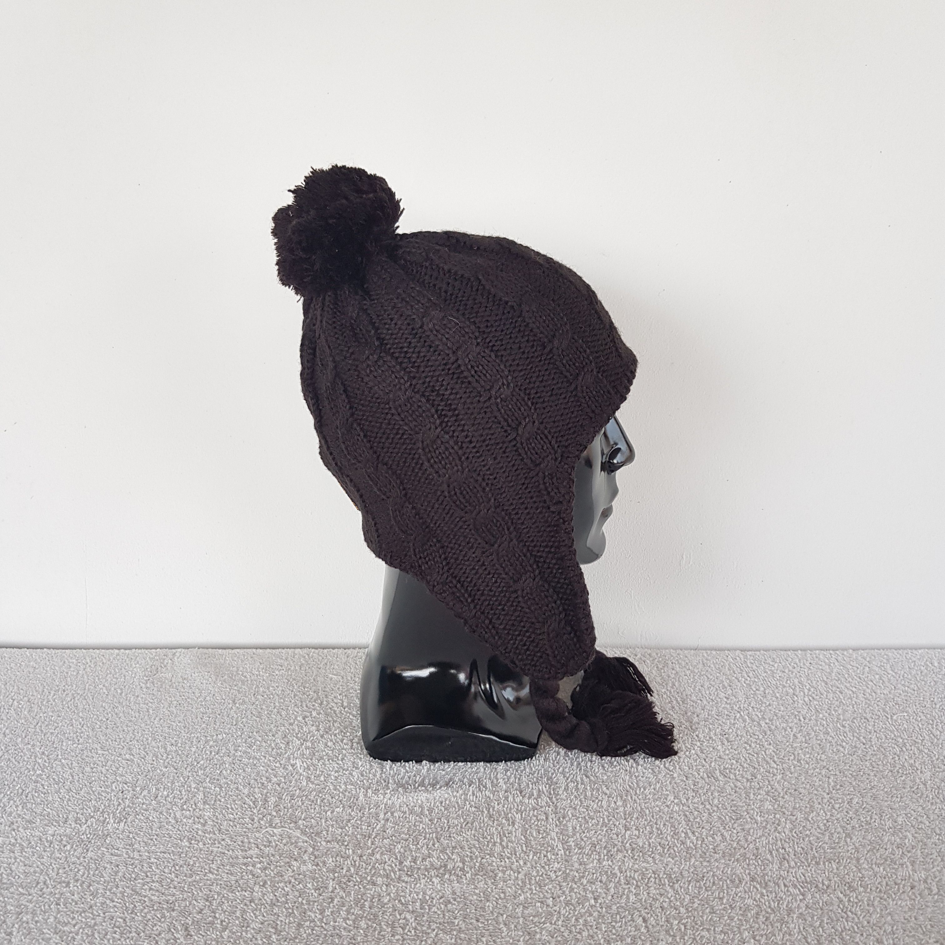 Jack Wolfskin Vintage Jack Wolfskin Earflap Beanie Cable Knit Snow Caps Size ONE SIZE - 4 Thumbnail