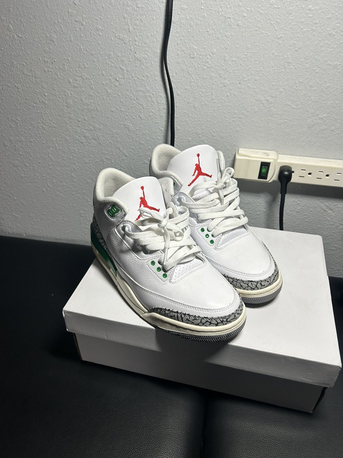 Jordan Brand Lucky green Jordan 3 (size 8.5 men) Size US 8.5 / EU 41-42 - 4 Thumbnail