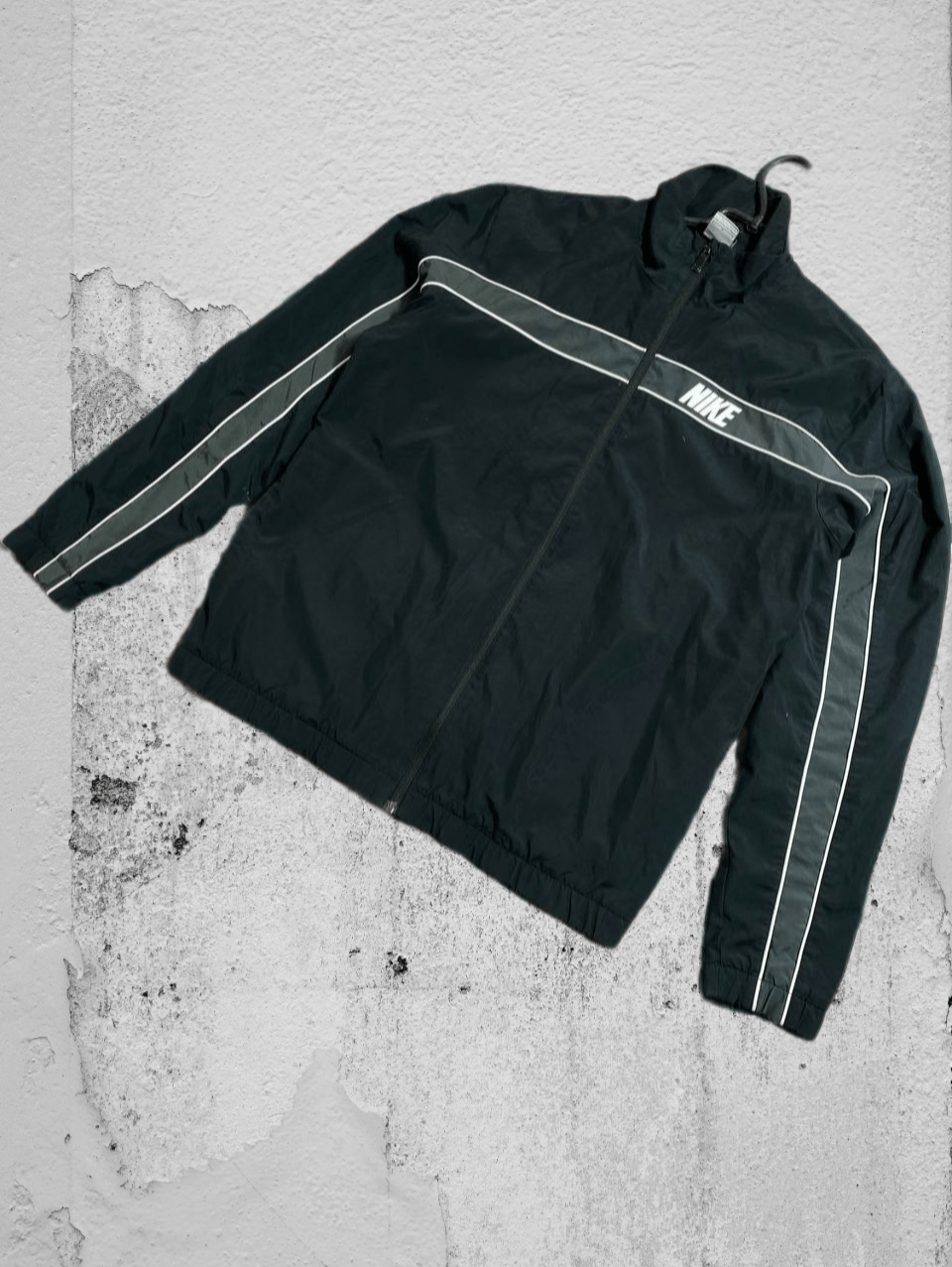 Nike Vintage Nike Light Jacket Logo 80s 90s Size US L / EU 52-54 / 3 - 1 Thumbnail