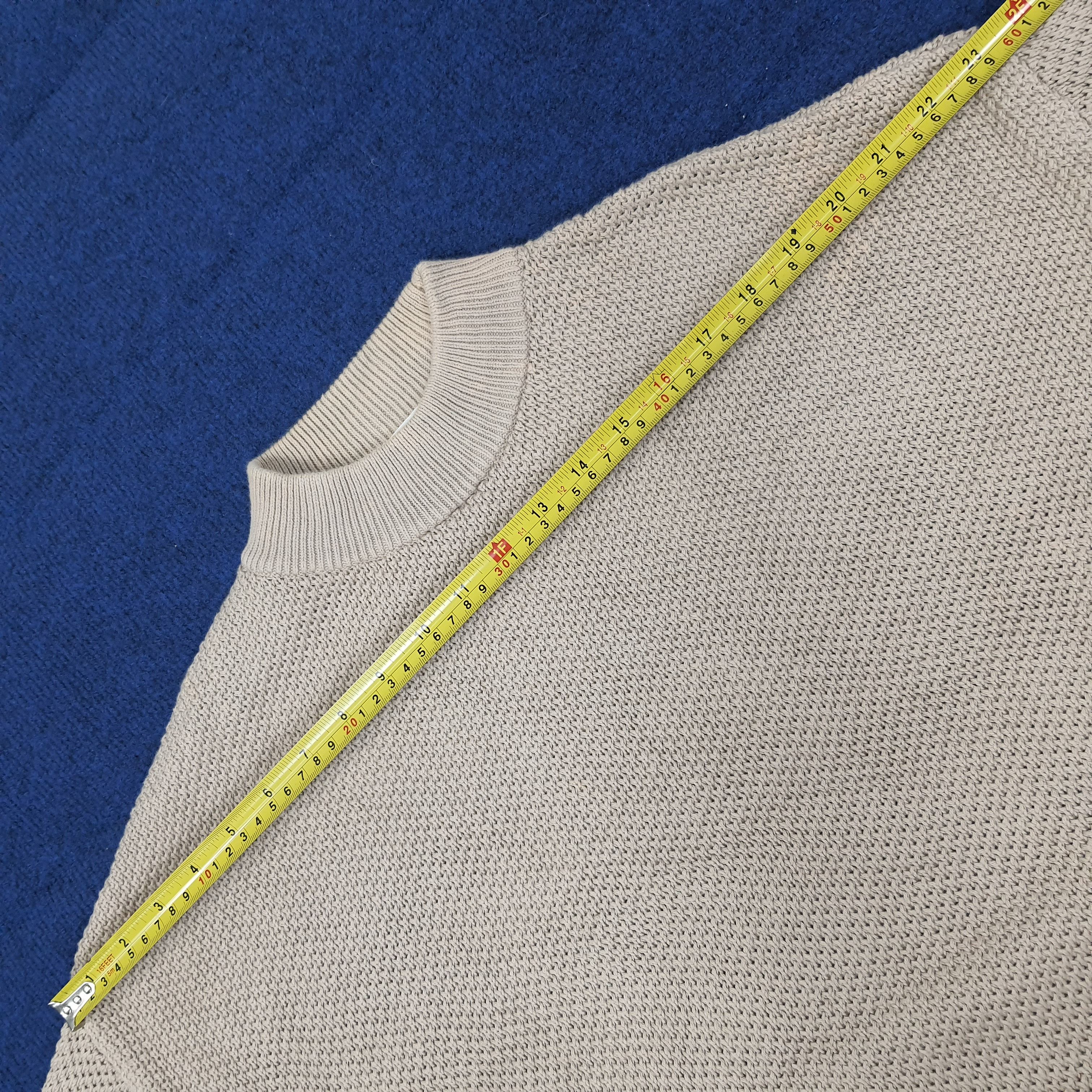 Japanese Brand Vintage Uniqlo Custom Logo Knitwear C224N26 Size US L / EU 52-54 / 3 - 8 Thumbnail