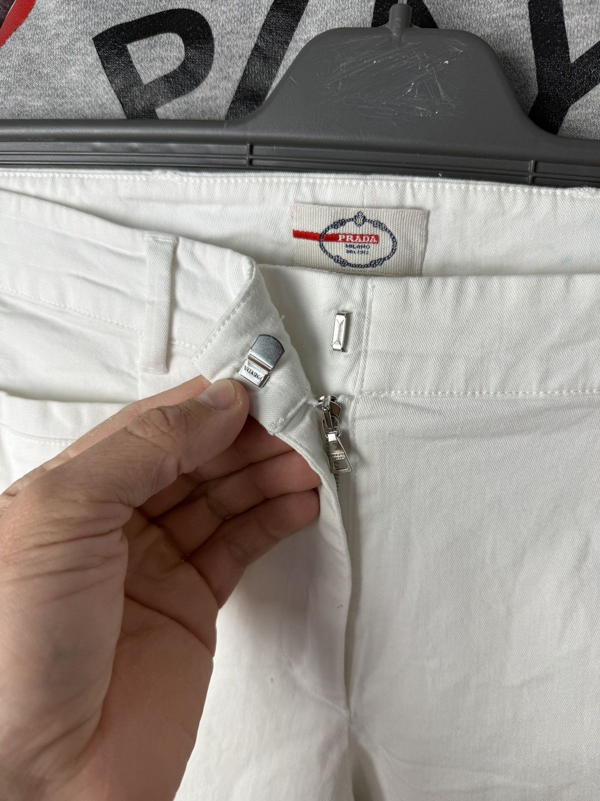 Prada Vintage Prada White Tab casual pants Size 30" / US 8 / IT 44 - 8 Thumbnail