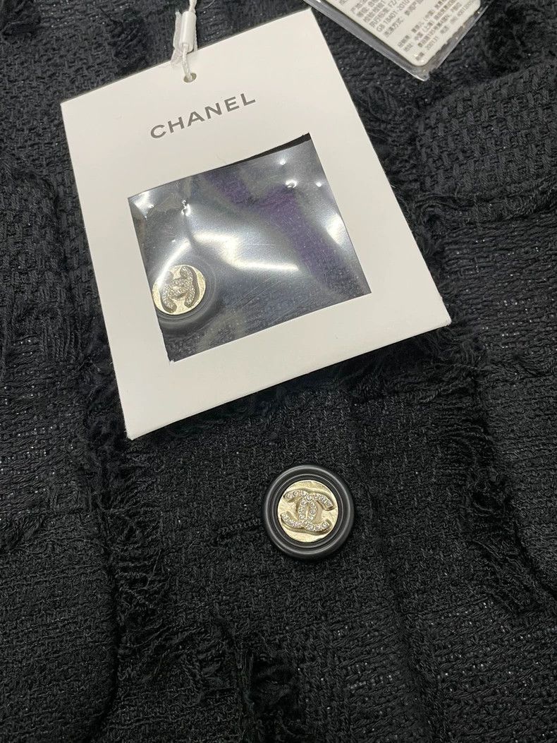 Chanel chanel Black diamond-button four-pocket tassel jacket Size XS / US 0-2 / IT 36-38 - 2 Thumbnail