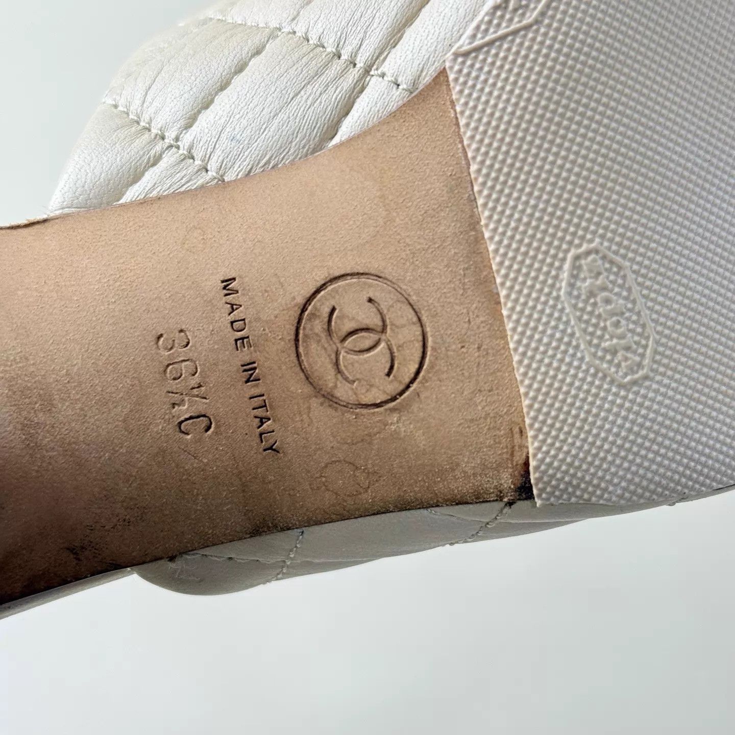 Chanel CHANEL latte chain quilted heels 36.5 EU 95 new minor wear Size US 6 / IT 36 - 4 Thumbnail