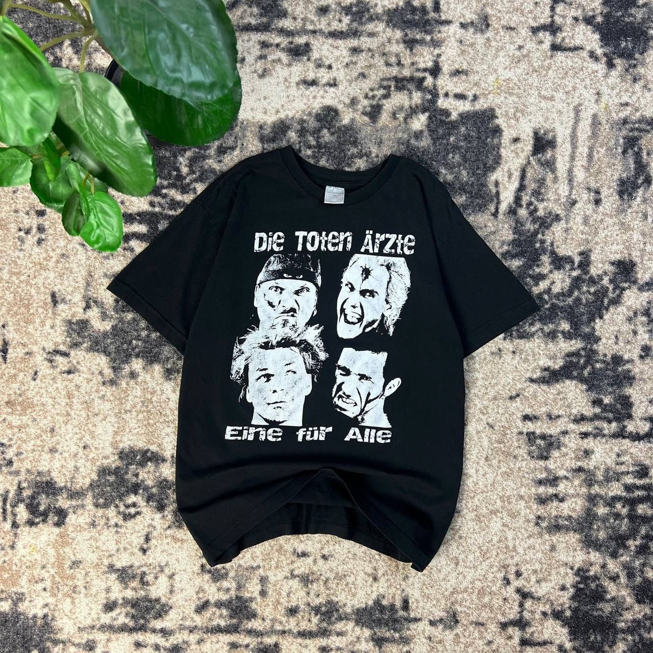 Band Tees Die Toten Arzte Vintage Y2K Rock Band T-Shirt 2TS18 Size US L / EU 52-54 / 3 - 1 Thumbnail