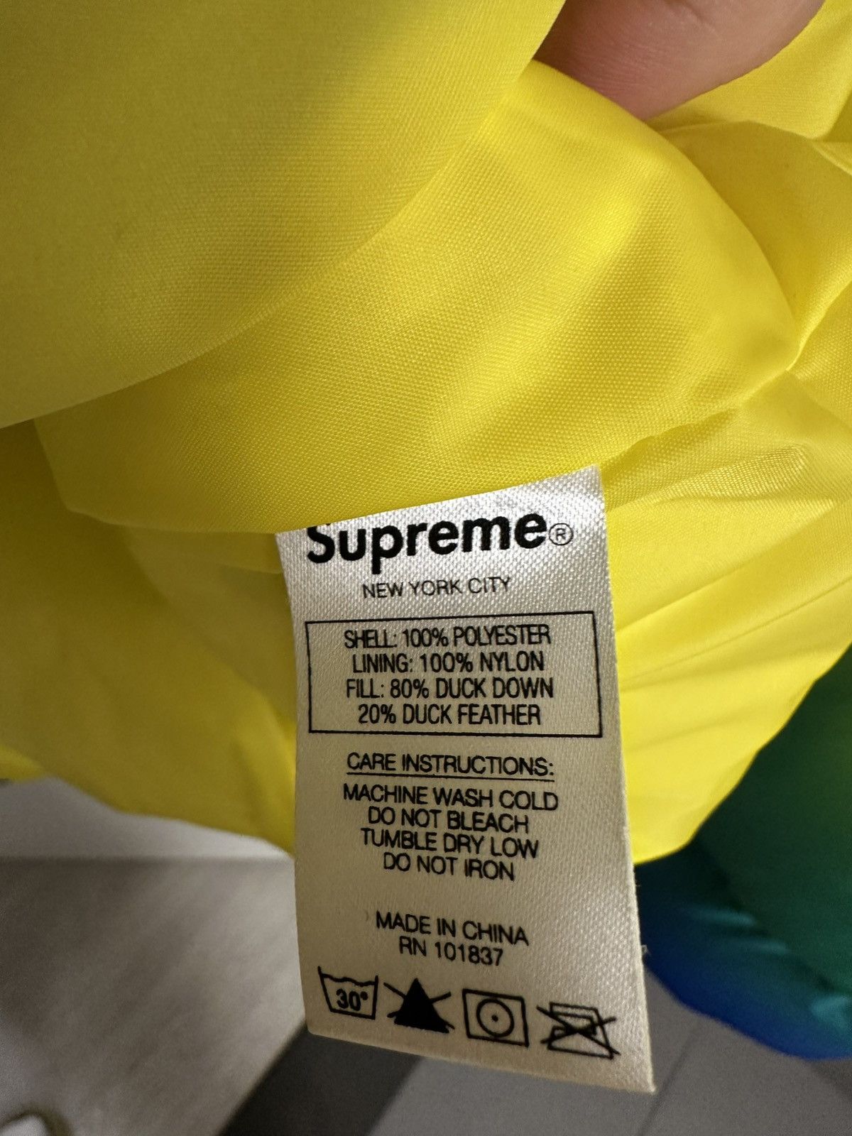 Supreme SS18 SUPREME GRADIENT PUFFER JACKET Size US L / EU 52-54 / 3 - 4 Thumbnail