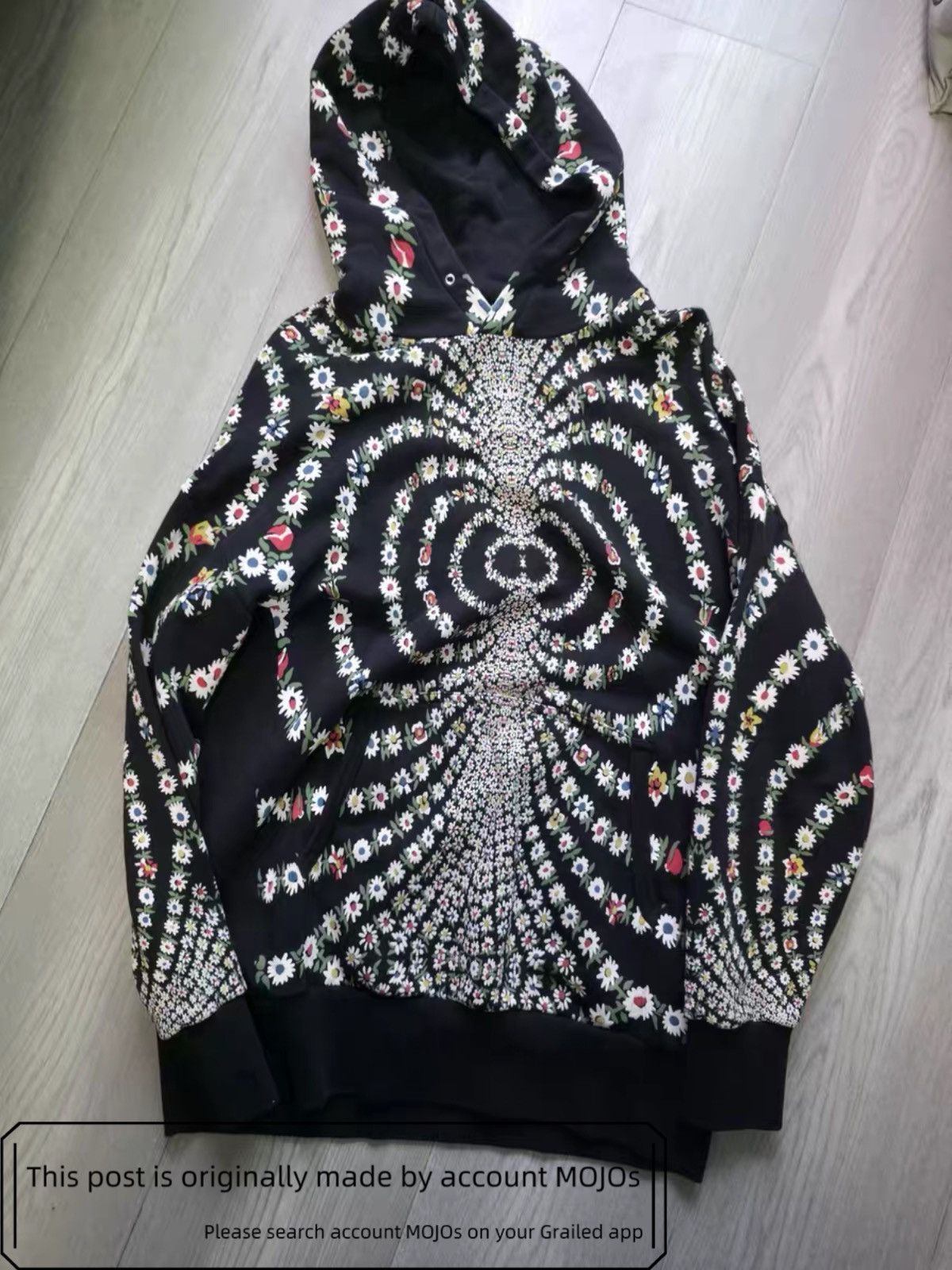 Givenchy Sz S Givenchy All Flower Print Hoodie mojos17319970573 Size US S / EU 44-46 / 1 - 1 Thumbnail
