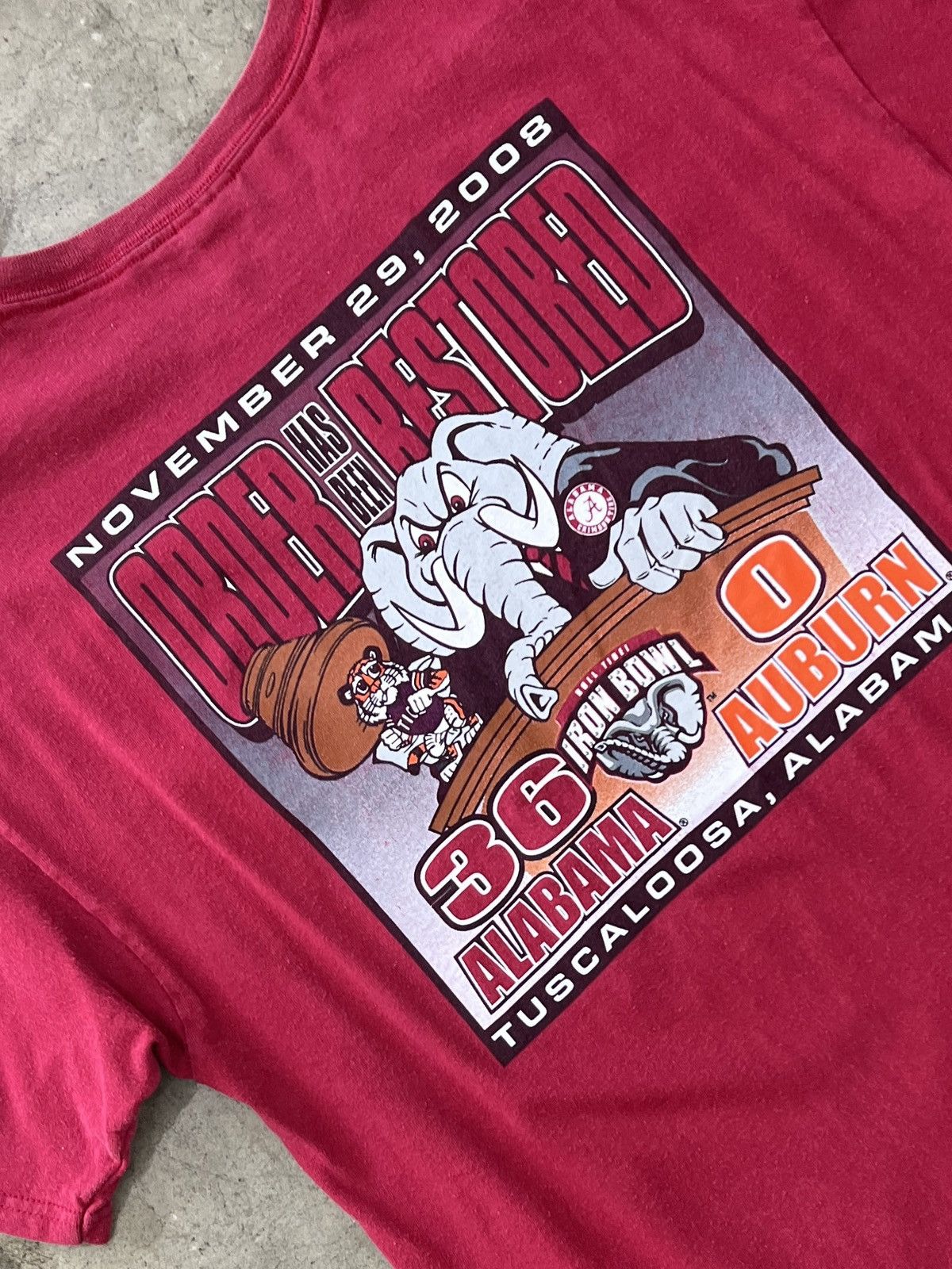 NCAA Vintage 2008 Alabama Auburn Iron Bowl Case Closed Tee Large Size US L / EU 52-54 / 3 - 1 Thumbnail