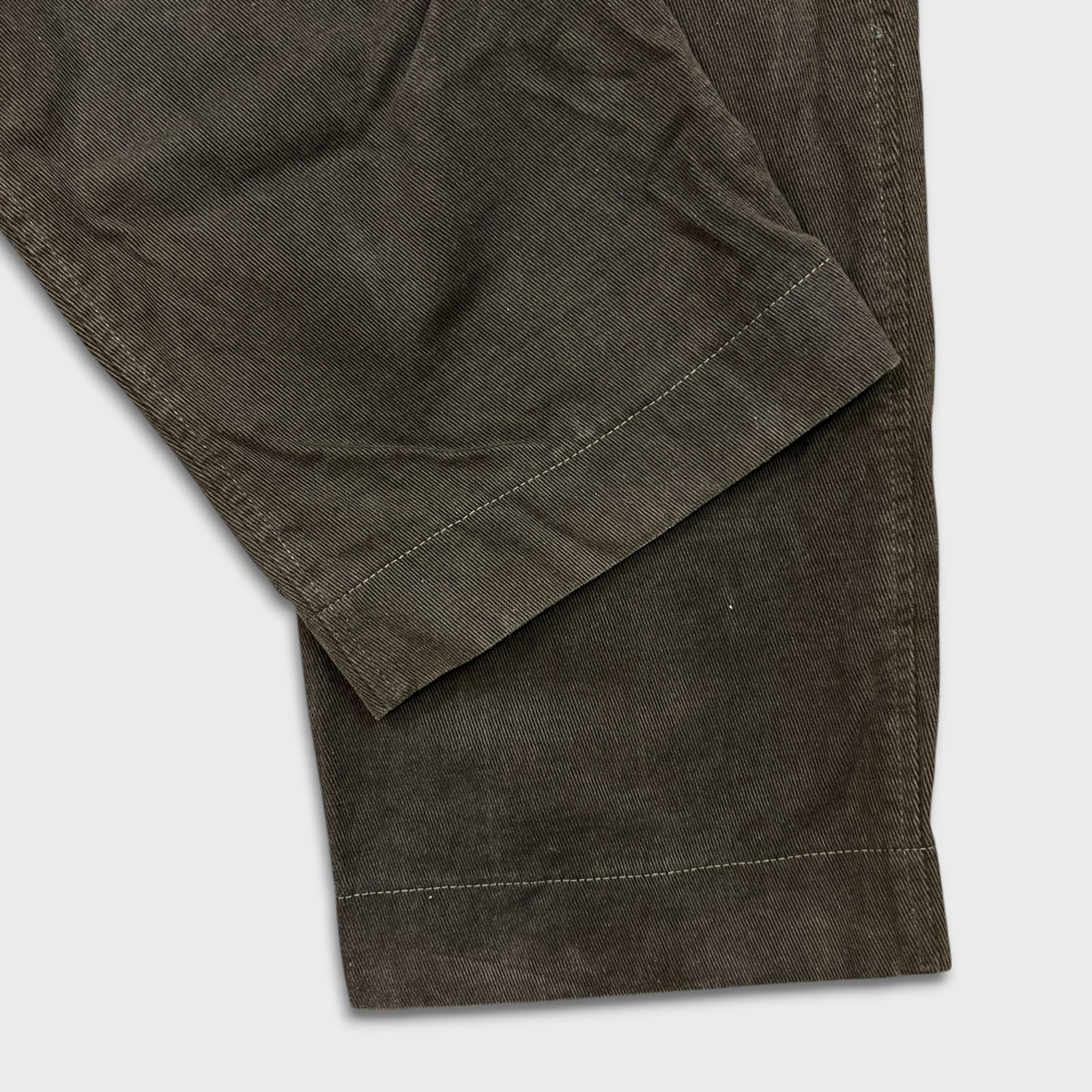 Dolce & Gabbana Dolce & Gabbana Pants 32x31 Casual Corduroy Relaxed Trousers Size US 32 / EU 48 - 7 Thumbnail