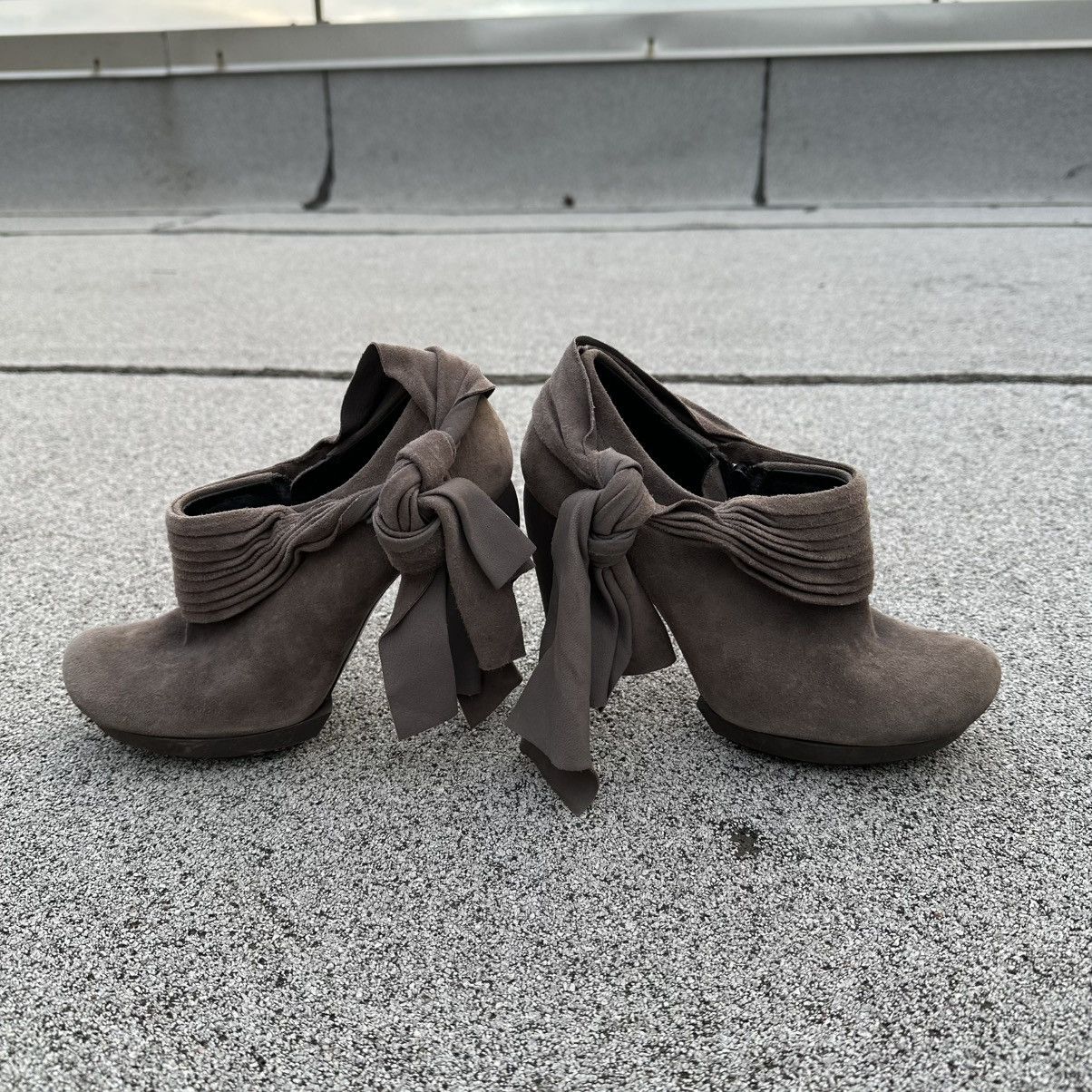 Balenciaga Balenciaga suede pleated bow heels Size US 7 / IT 37 - 4 Thumbnail