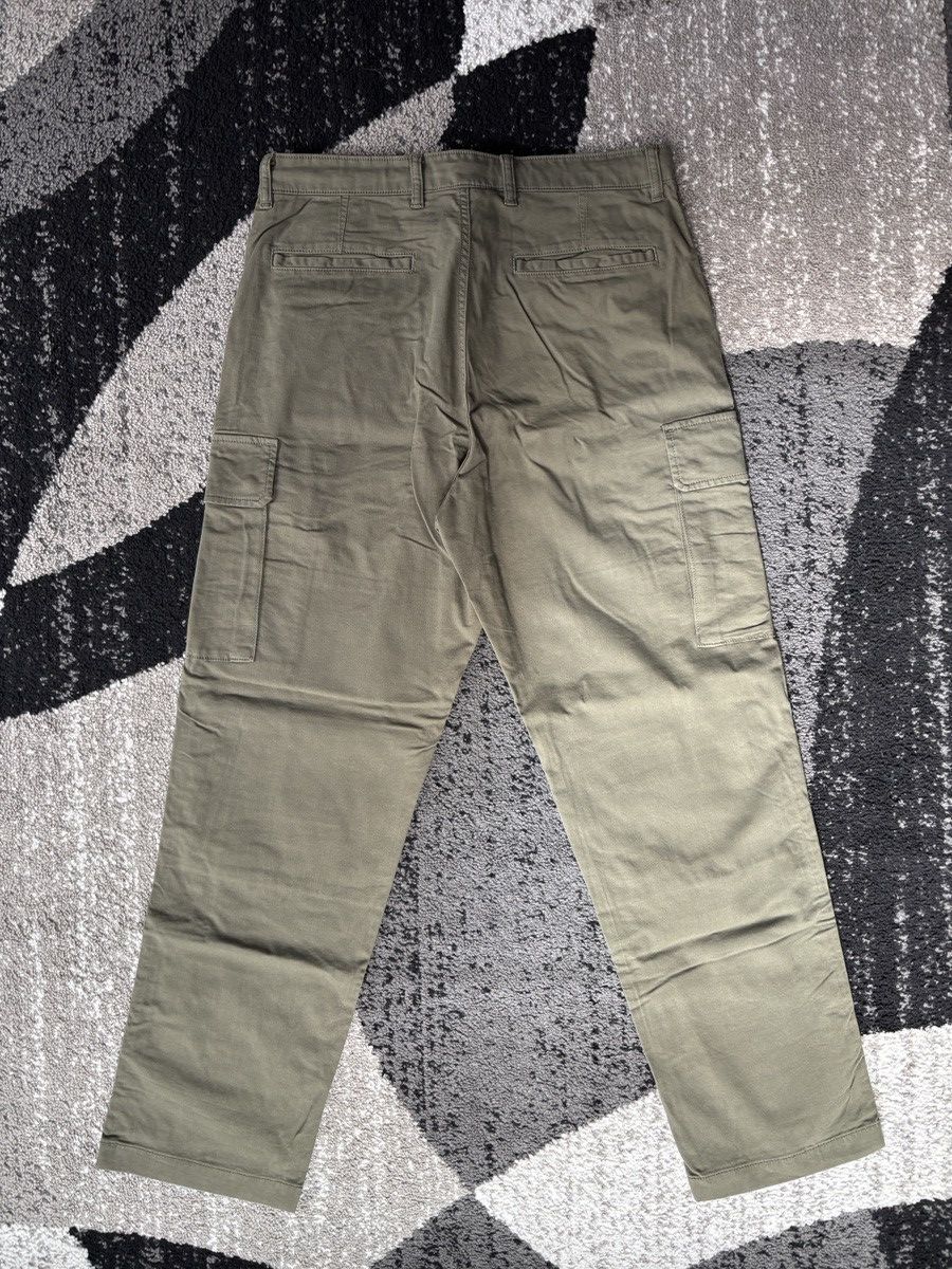 Uniqlo Uniqlo Olive Green Cargo Pants Size US 32 / EU 48 - 2 Thumbnail