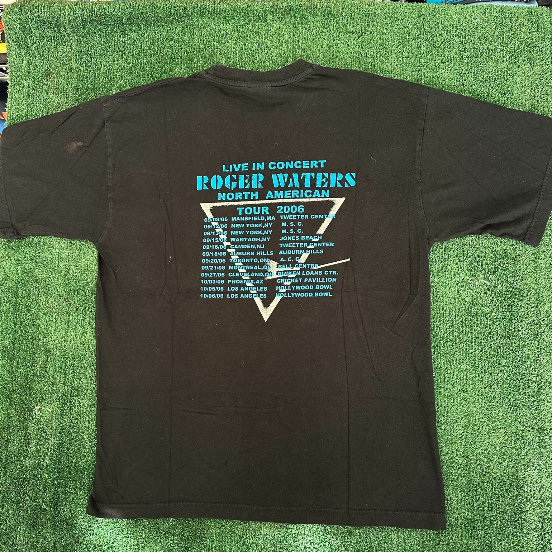 Pink Floyd Vintage Y2K Pink Floyd T-Shirt Roger Waters Concert Band Tee Size US L / EU 52-54 / 3 - 4 Thumbnail