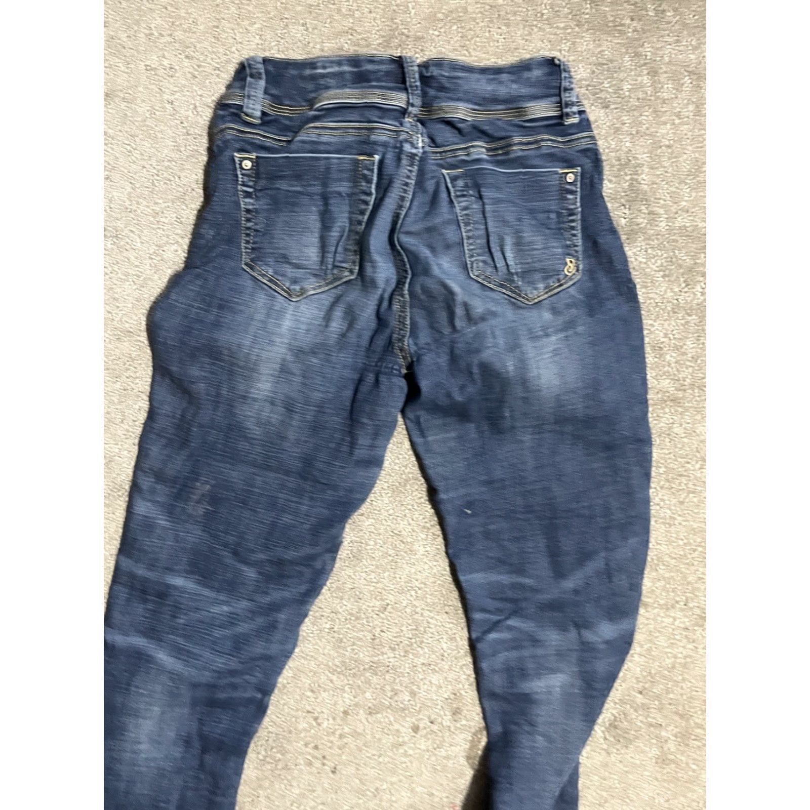 Vintage Indigo Reign Jeans Main Selling Point: Skinny Distressed Dark Wash Blue Size 3 Juniors Women Size 26" / US 2 / IT 38 - 4 Thumbnail
