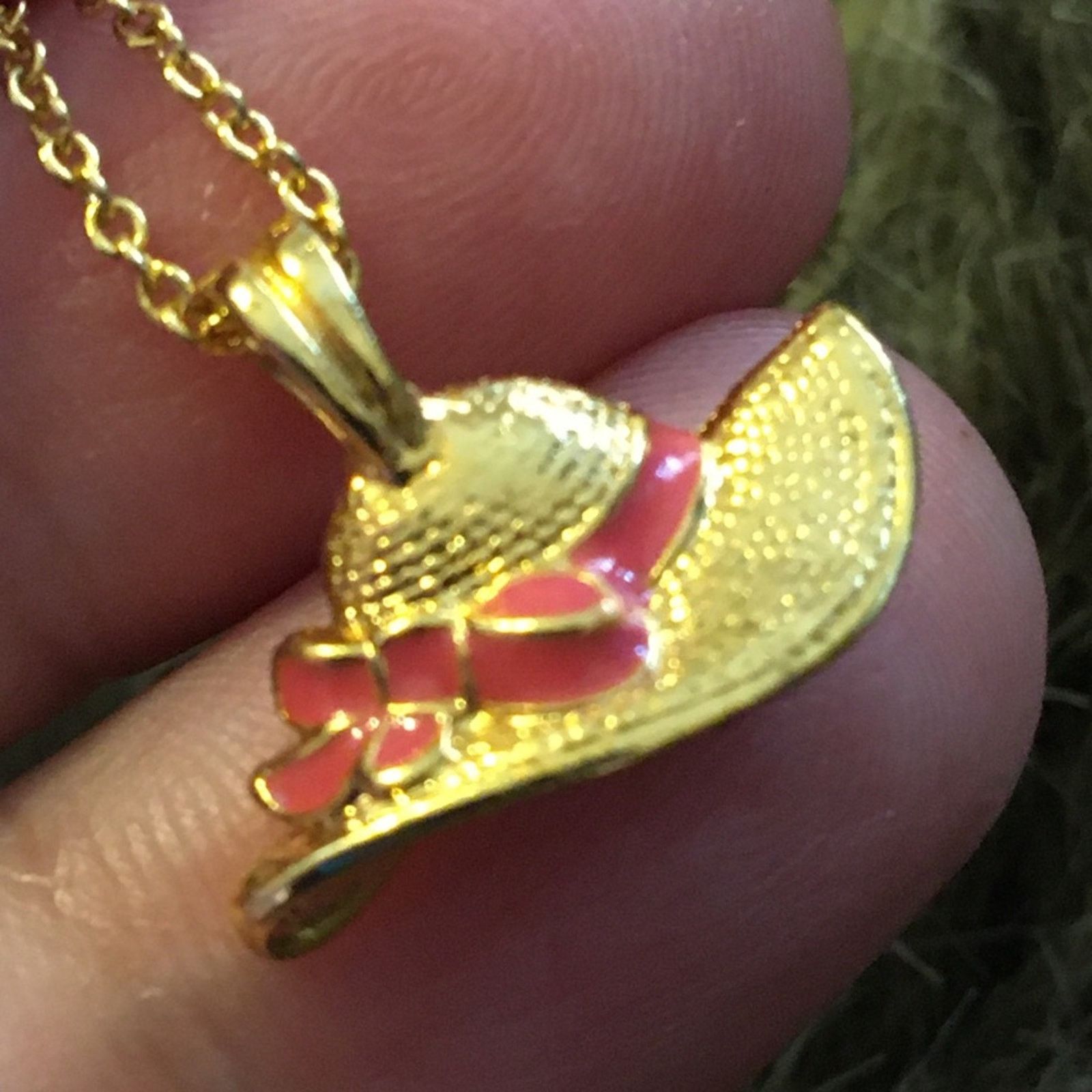 Vintage Vintage 80s pink enamel hat pendant on chain Size ONE SIZE - 7 Thumbnail