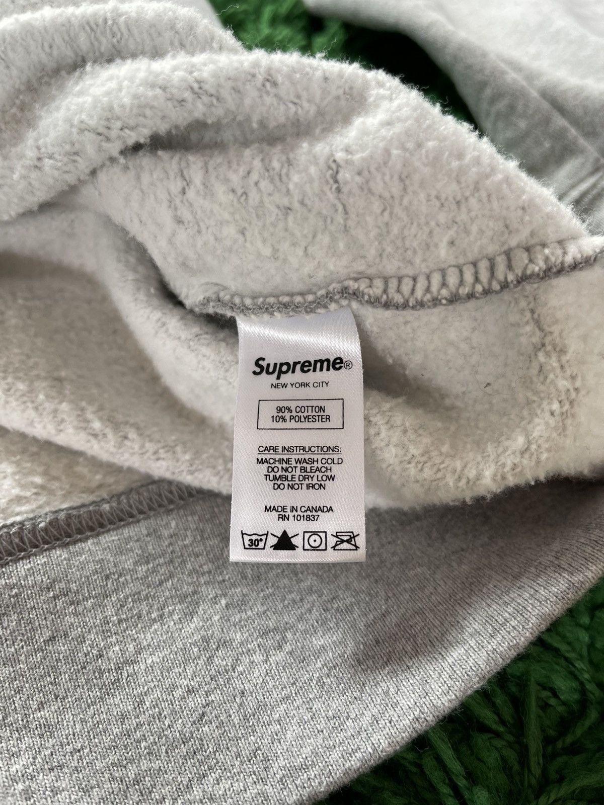 Supreme Supreme Cutout BOGO Crewneck Size US XL / EU 56 / 4 - 6 Thumbnail