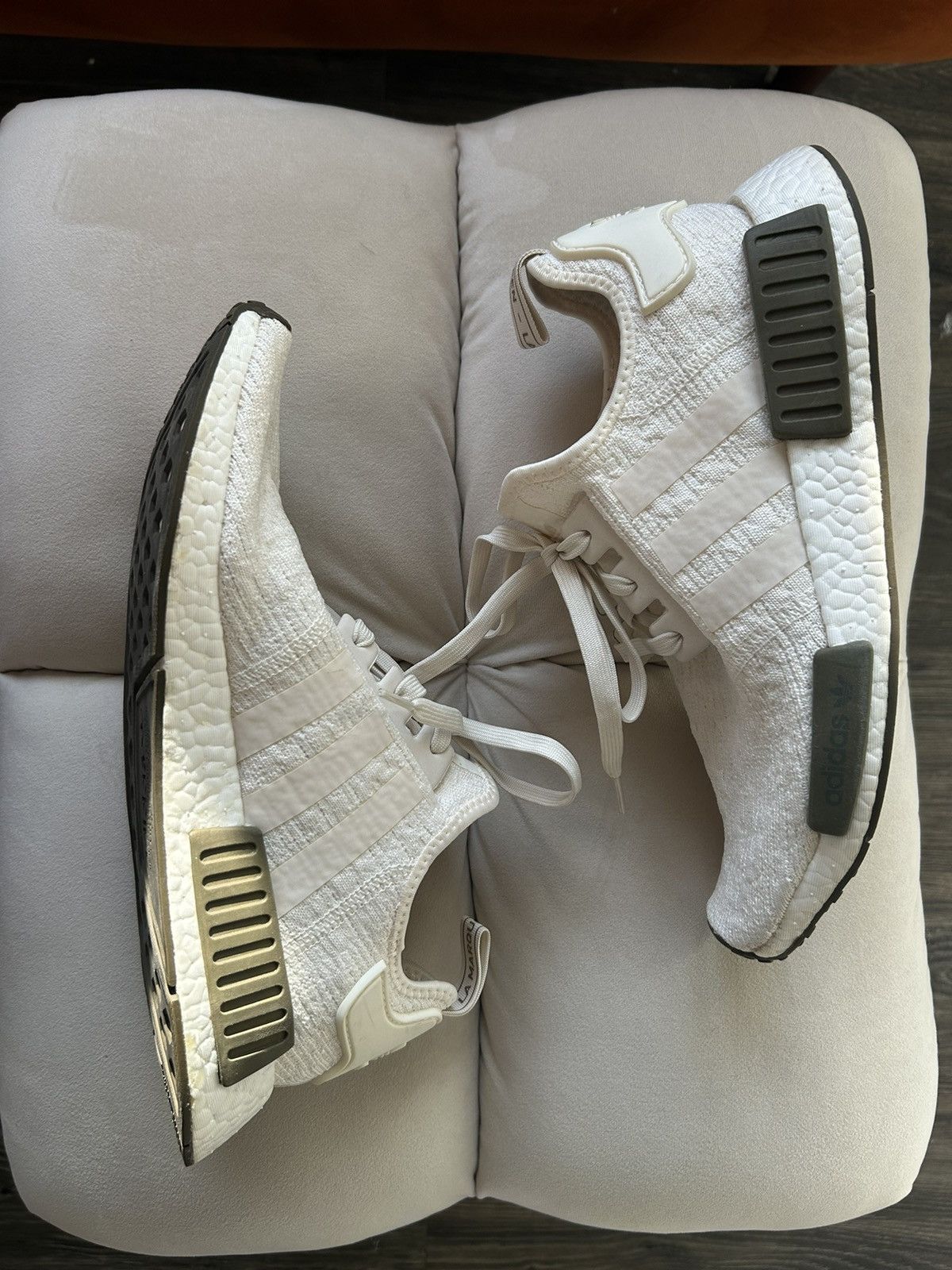 Adidas Adidas NMD R1 Chalk White Trace Olive Size US 10 / EU 43 - 6 Thumbnail