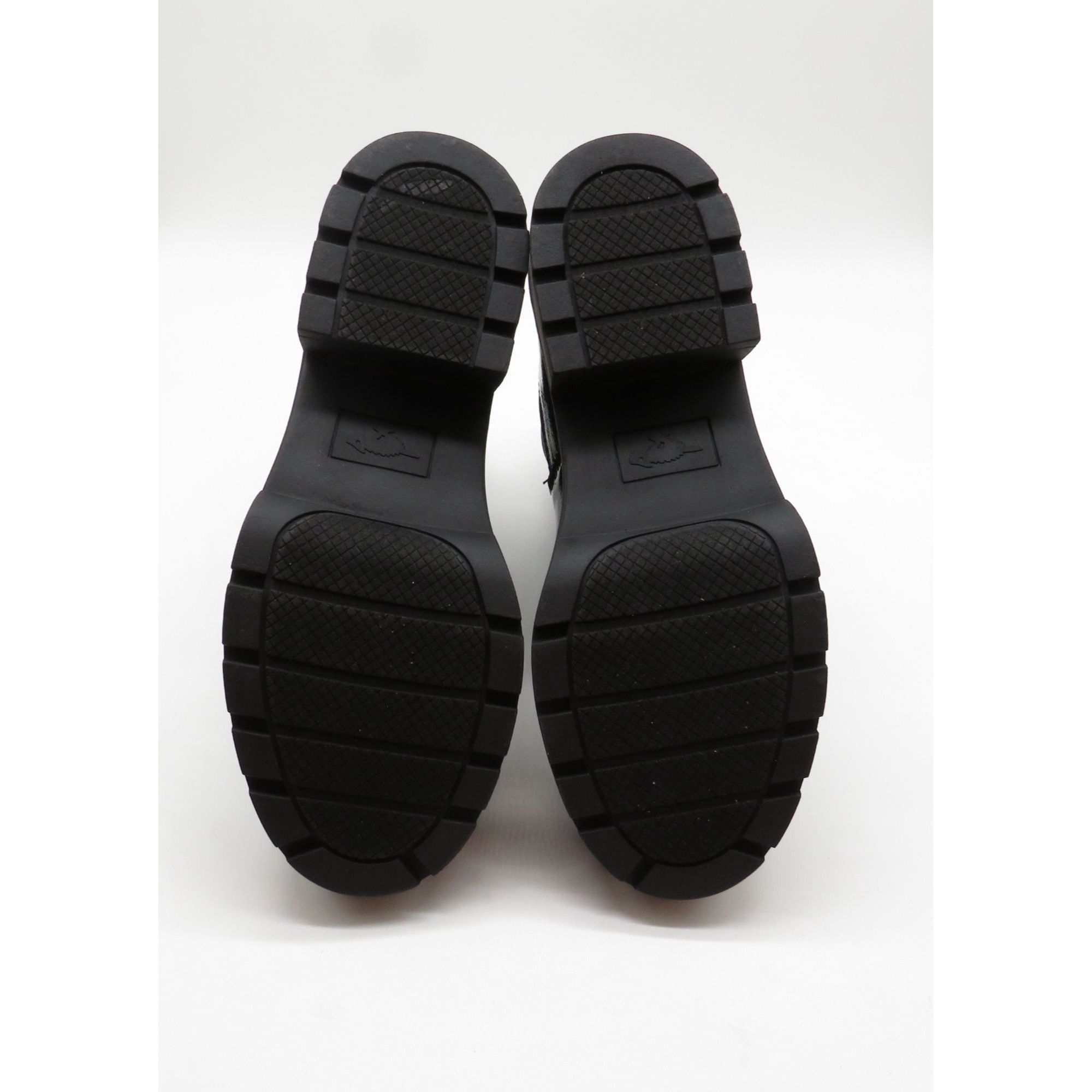 Other Rocket Dog Womens Black Patent PU Chelsea Boots 7.5M NEW Size US 7.5 / IT 37.5 - 8 Thumbnail