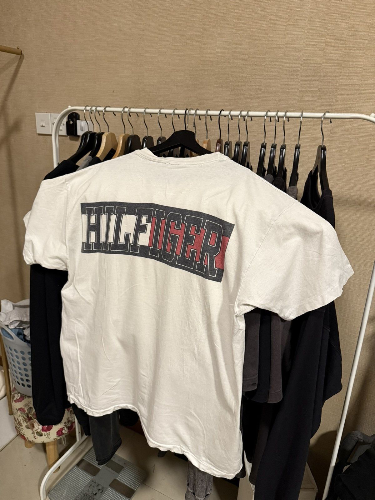 Tommy Hilfiger Vintage 1990s Tommy Hilfiger Single Stitched Tee Size US L / EU 52-54 / 3 - 3 Thumbnail