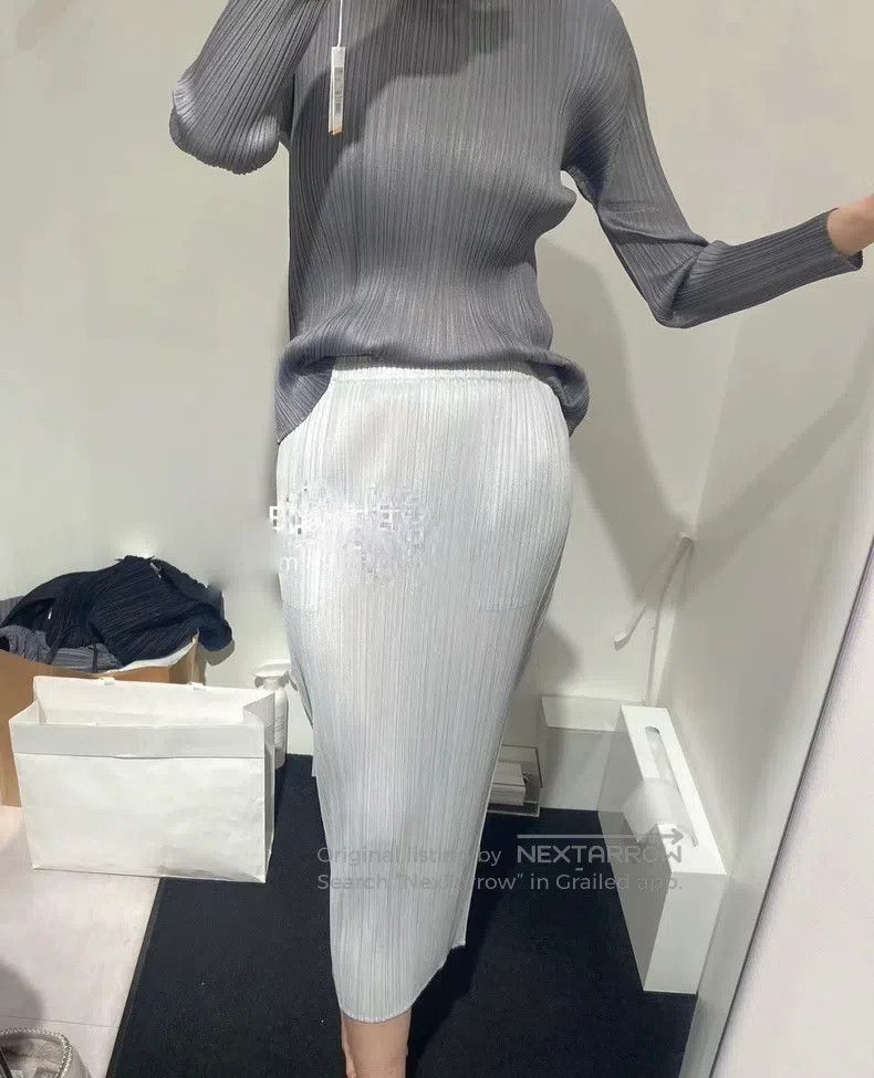 Issey Miyake Issey Miyake size:3 Gray Midi Skirt Size 31" - 2 Thumbnail