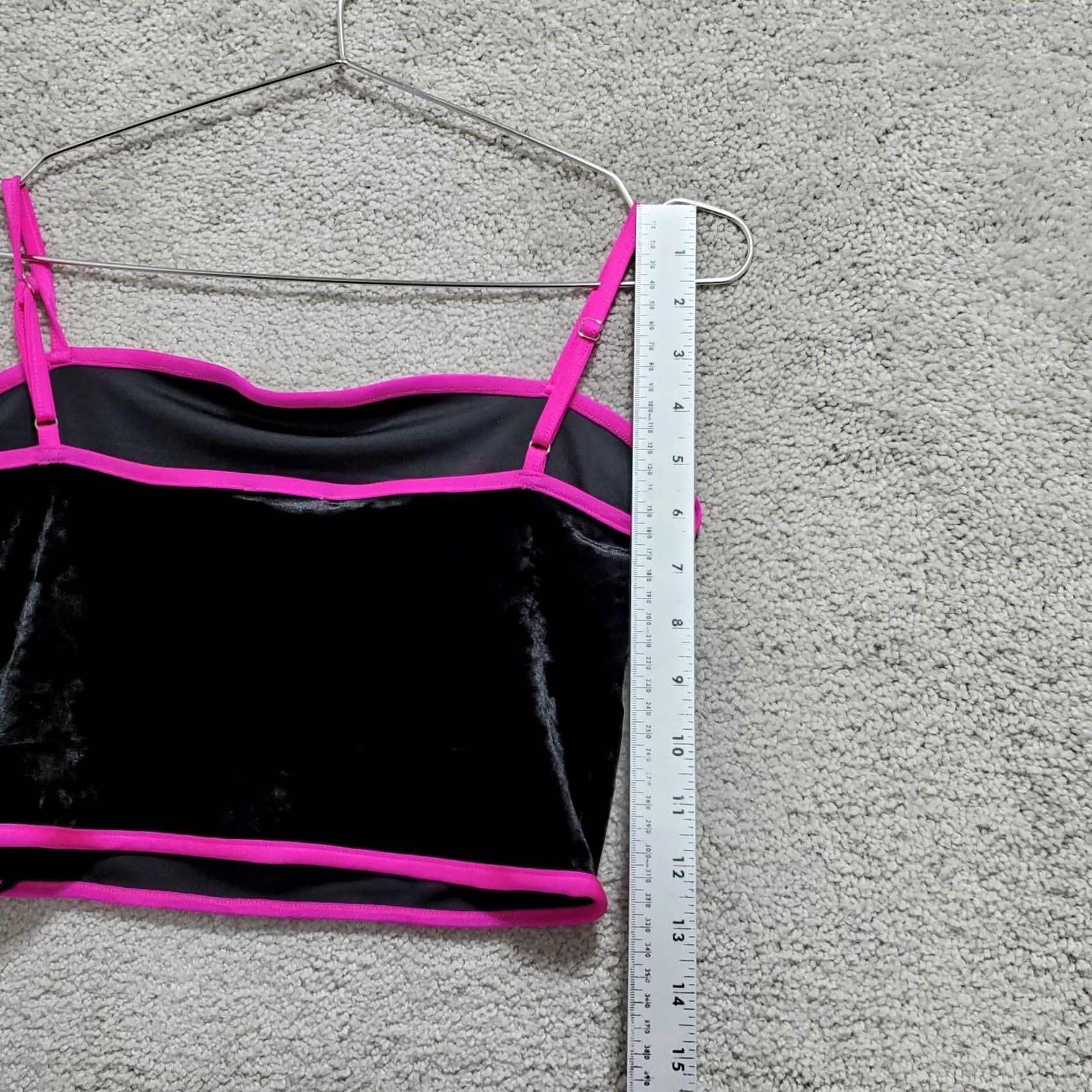 superdown Superdown Crop Cami Black Velvet Pink Spaghetti Straps Polyester Medium Women's Size M / US 6-8 / IT 42-44 - 7 Thumbnail