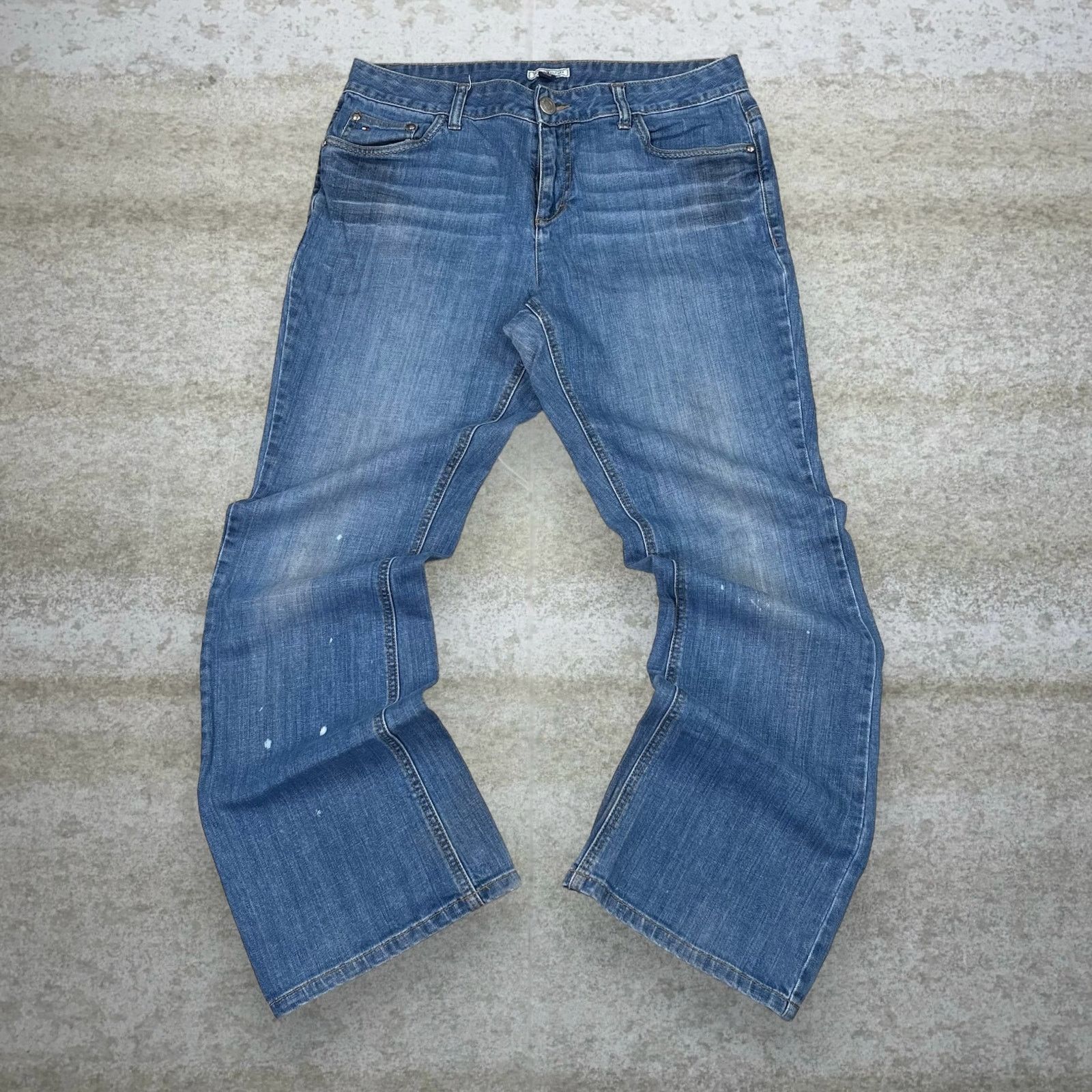 Tommy Hilfiger Vintage Y2K Tommy Hilfiger Jeans 34x30 Flared Medium Wash Size 34" / US 12 / IT 48 - 2 Thumbnail