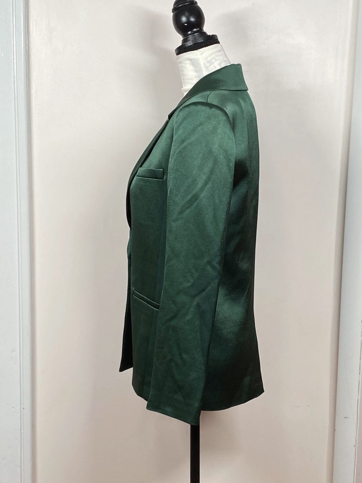 Alice + Olivia ALICE + OLIVIA Silas Satin Single-Breasted Blazer size 0 Size XS / US 0-2 / IT 36-38 - 8 Thumbnail