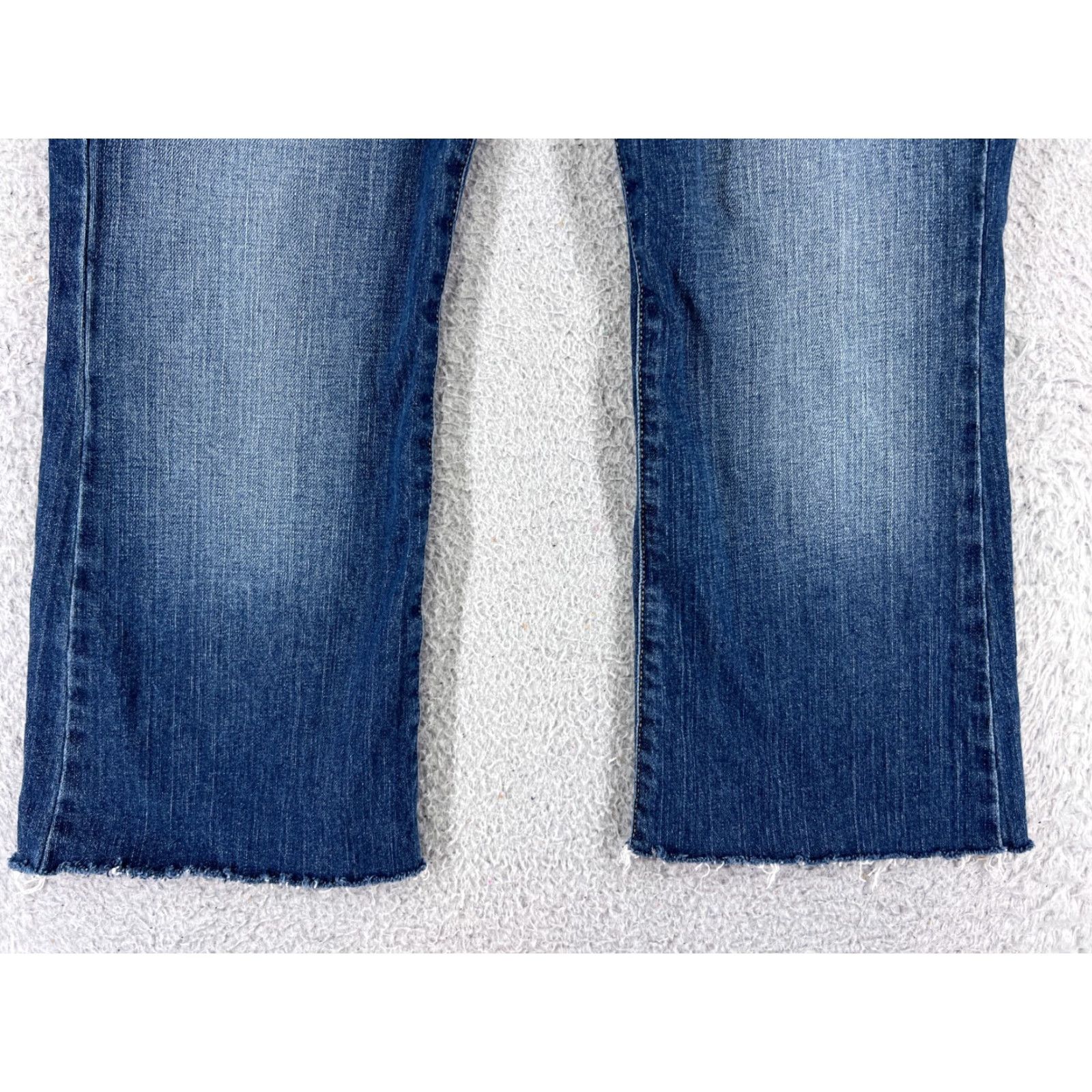 Lucky Brand VINTAGE Lucky Brand Jeans Women 29 Blue Denim Flared Crop Low Rise 5-Pocket 24 Inseam Button Zip Cotton Blend Size 29" - 5 Thumbnail