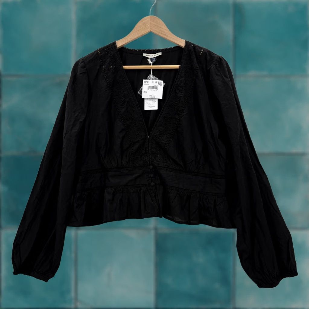 Vintage American Eagle Blouse Womens XL Black V Neck Long Sleeve Eyelet Ruffle Cropped Size XL / US 12-14 / IT 48-50 - 1 Thumbnail
