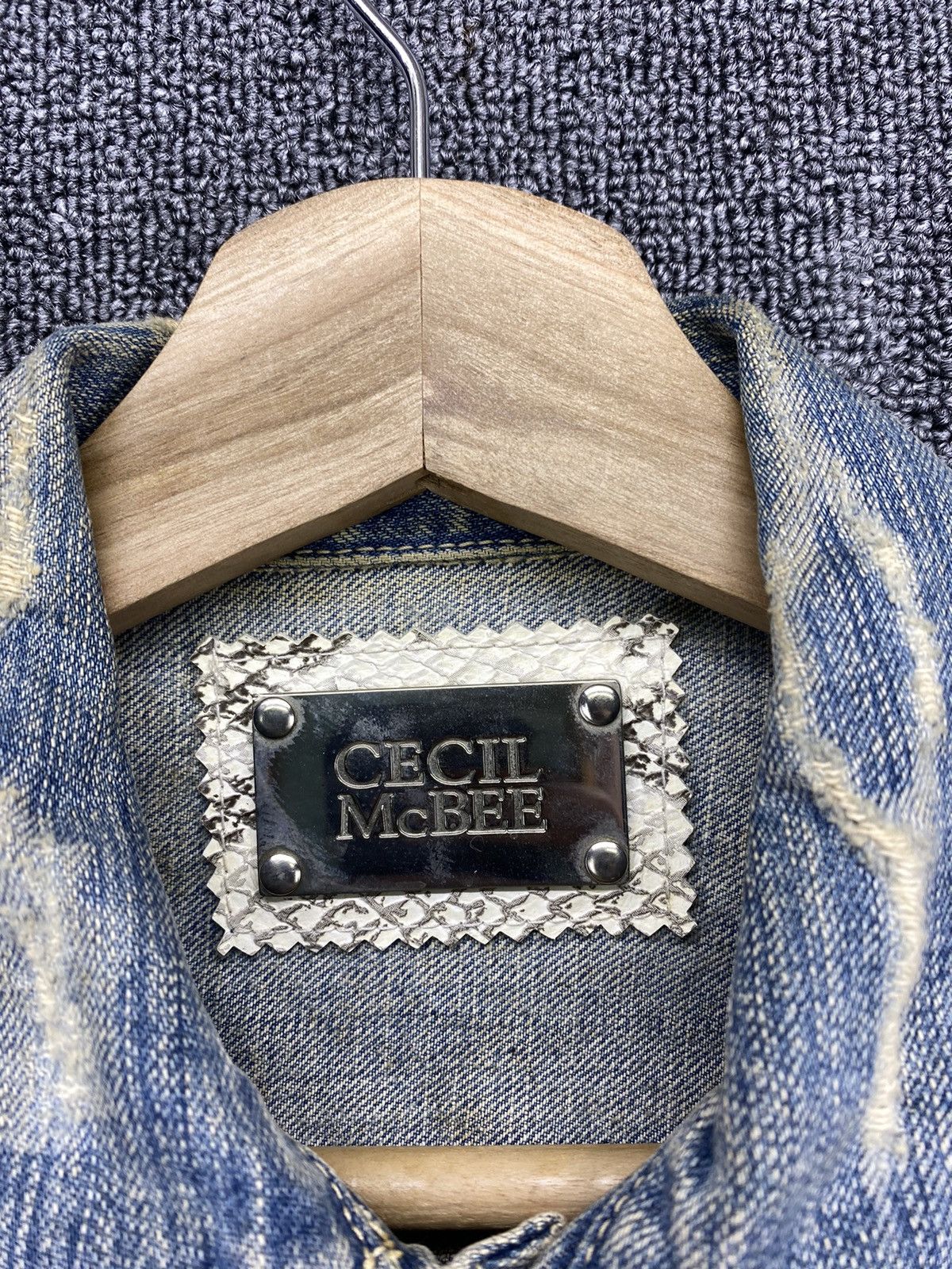 Japanese Brand Vintage Cecil McBee Distressed Style Denim Jacket Size M / US 6-8 / IT 42-44 - 9 Thumbnail