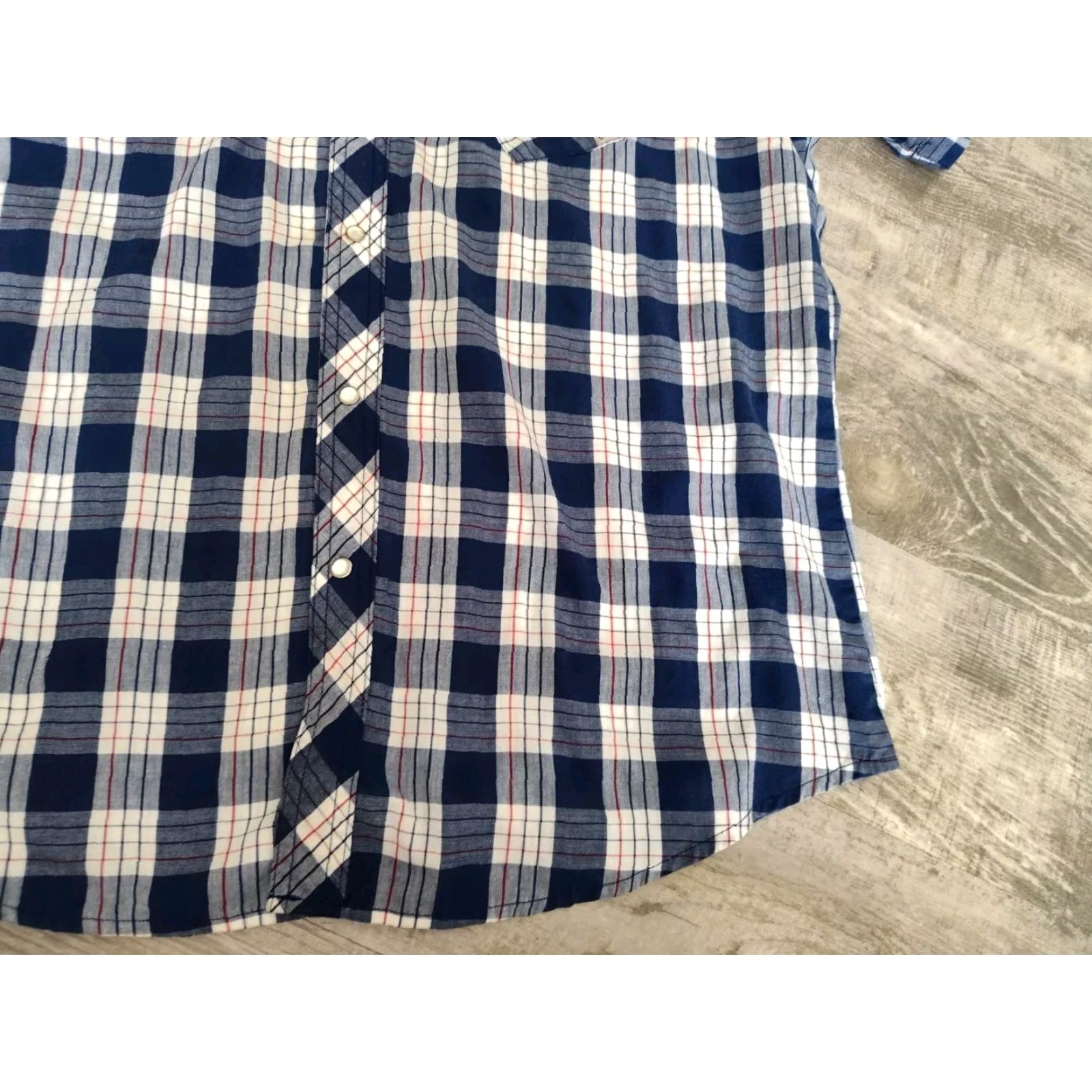Wrangler VINTAGE Wrangler Western Shirt Blue Plaid Large Short Sleeve Pearl Snap Cowboy 90s Mens Size US L / EU 52-54 / 3 - 3 Thumbnail