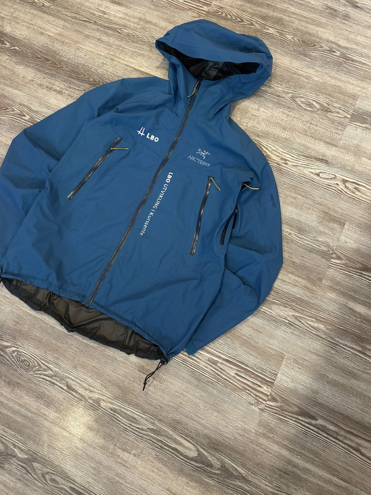 Arc'teryx Vintage Mens Arcteryx Alpha Gore-tex Jacket size L Size US L / EU 52-54 / 3 - 3 Thumbnail