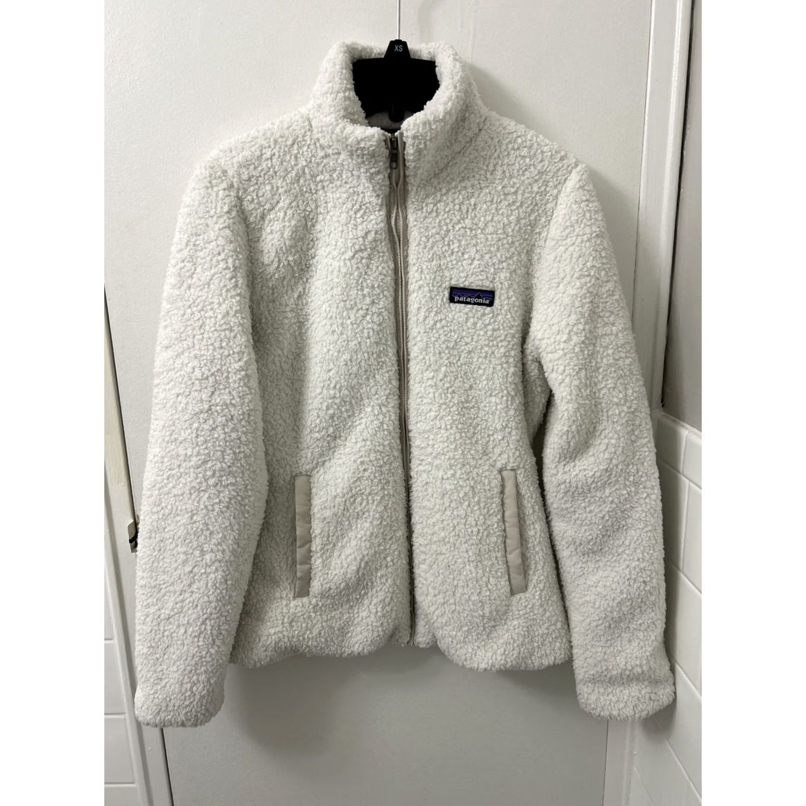 Patagonia Patagonia Los Gatos Jacket Womens Small Birch White Full Zip Fleece Windbreaker Logo Embroidered Regular Fit Adult Womens Size S / US 4 / IT 40 - 2 Thumbnail