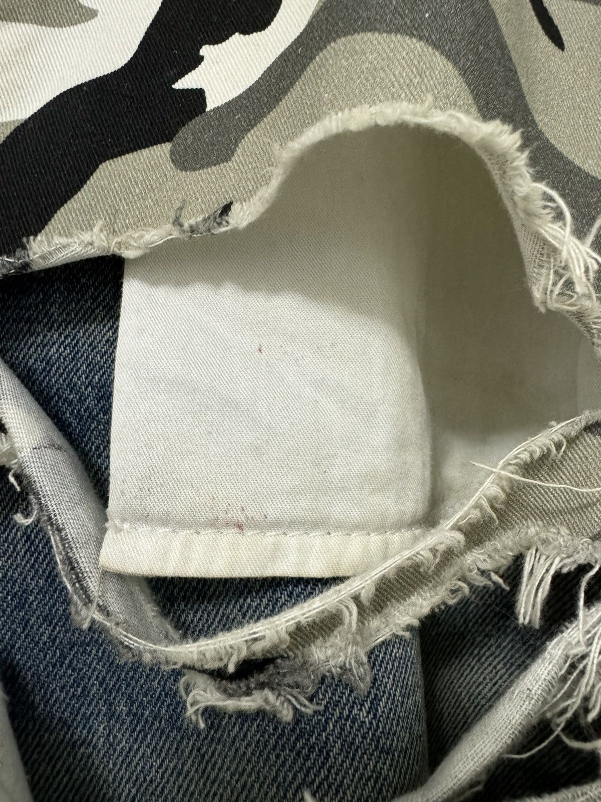 Balenciaga Trompe L’oeil Camo Shorts Size US 32 / EU 48 - 6 Thumbnail