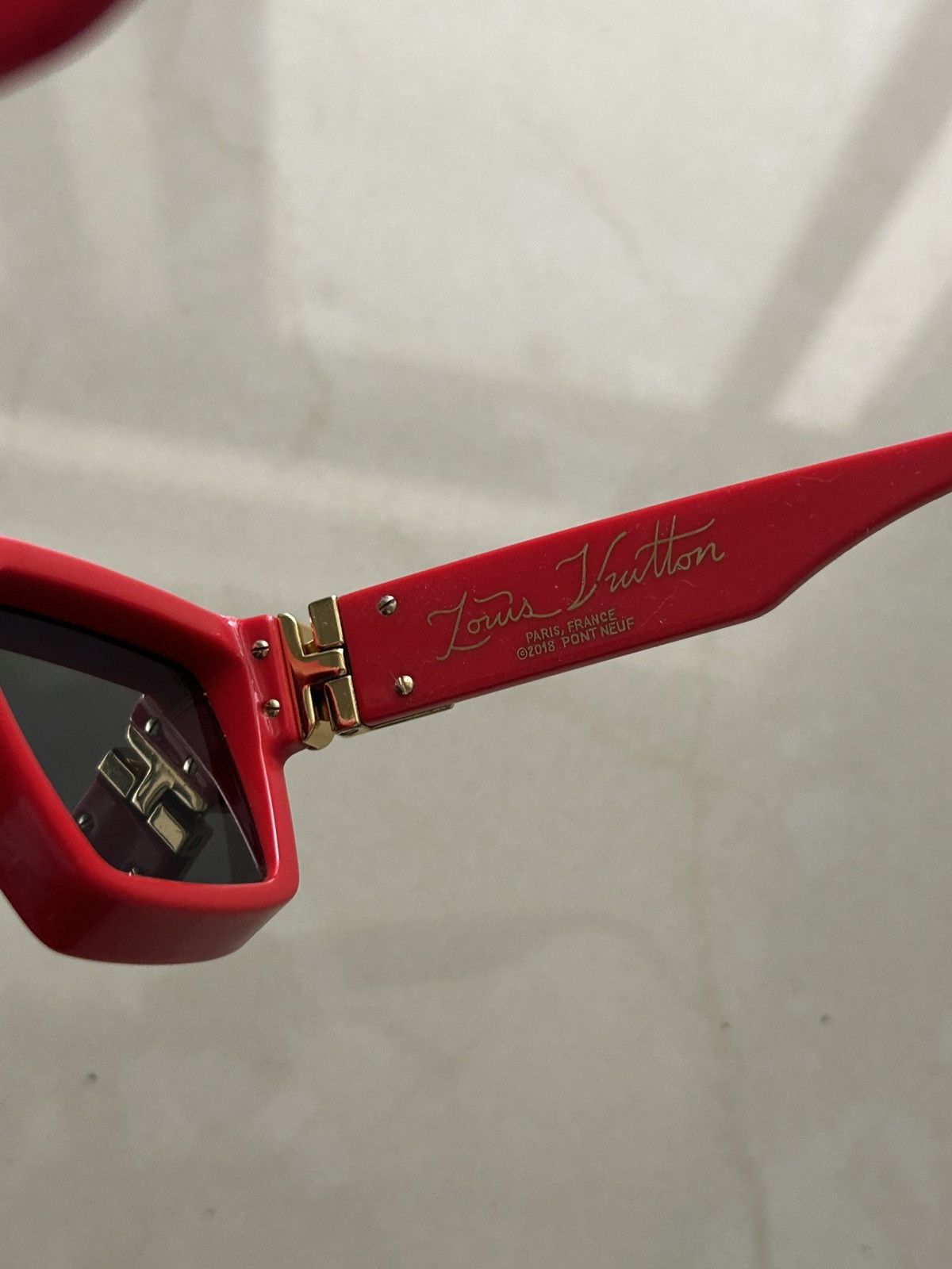 Louis Vuitton Louis Vuitton Red Millionaires Size ONE SIZE - 7 Thumbnail