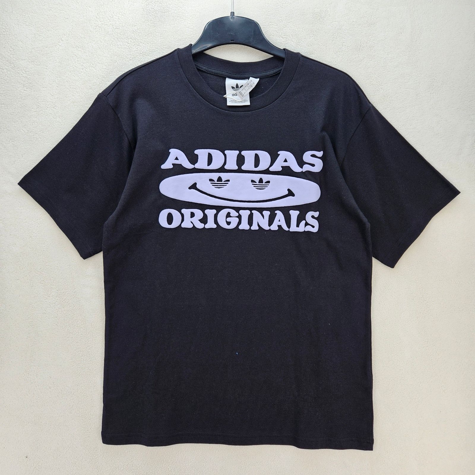 Adidas ADIDAS ORIGINAL MEN'S SMALL BLACK SMILEY LAVENDER PRINT TEE Size US S / EU 44-46 / 1 - 1 Thumbnail