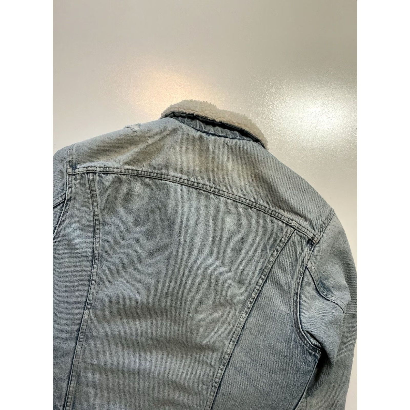 Vintage VINTAGE Levi’s Denim Trucker Jacket Shirt 40R Mens 1980s Made In USA Sherpa Lined Distressed Size US 40 / EU 56 - 6 Thumbnail