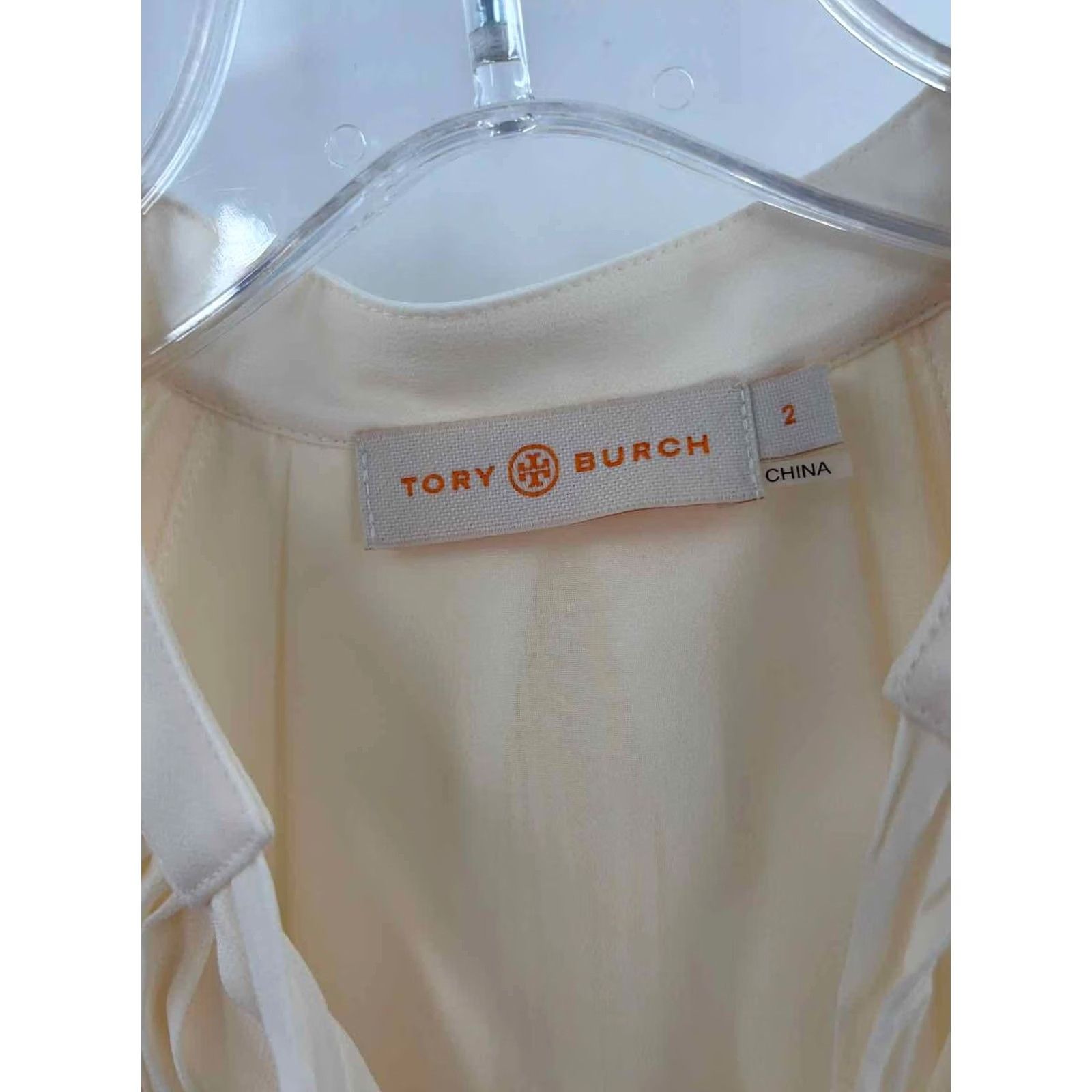 Tory Burch Pre-Owned Tory Burch Ivory Size 2 Pleated Button Down Size XS / US 0-2 / IT 36-38 - 3 Thumbnail