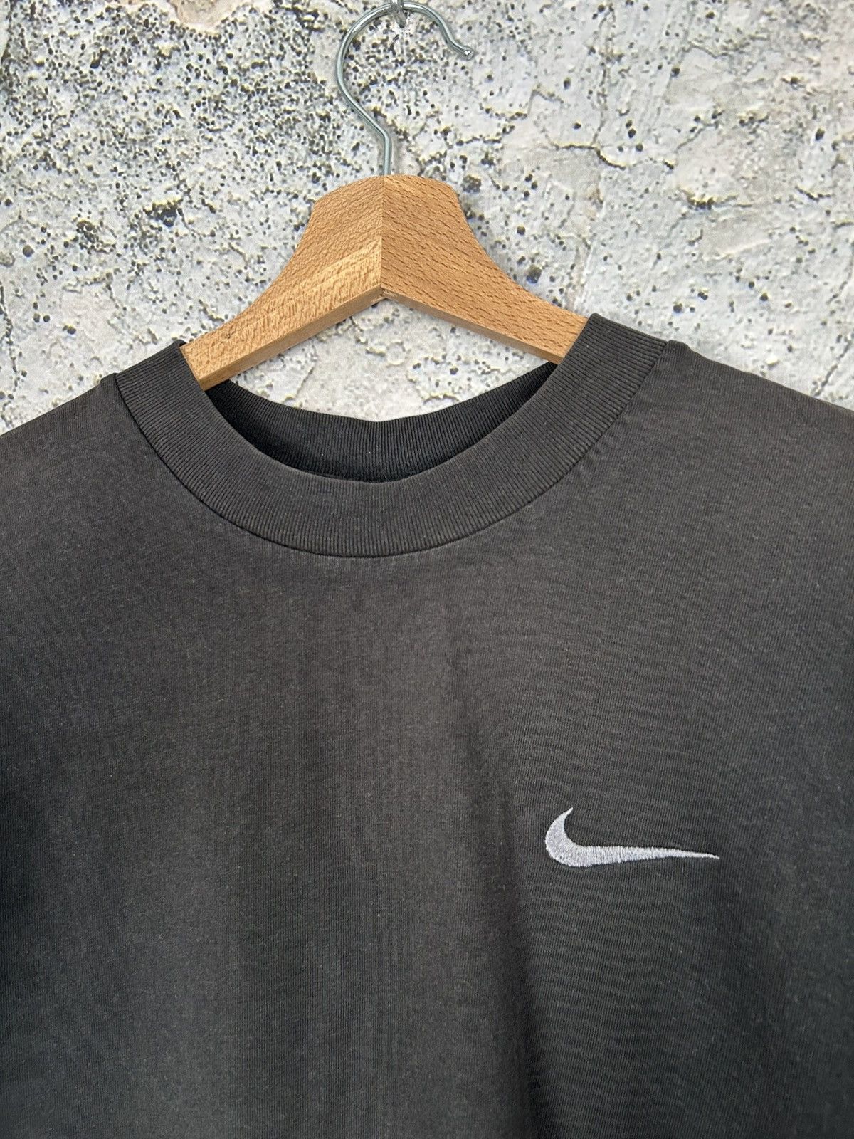 Nike Vintage Nike Swoosh Tee 90s Streetwear Sport Hype Size US S / EU 44-46 / 1 - 3 Thumbnail