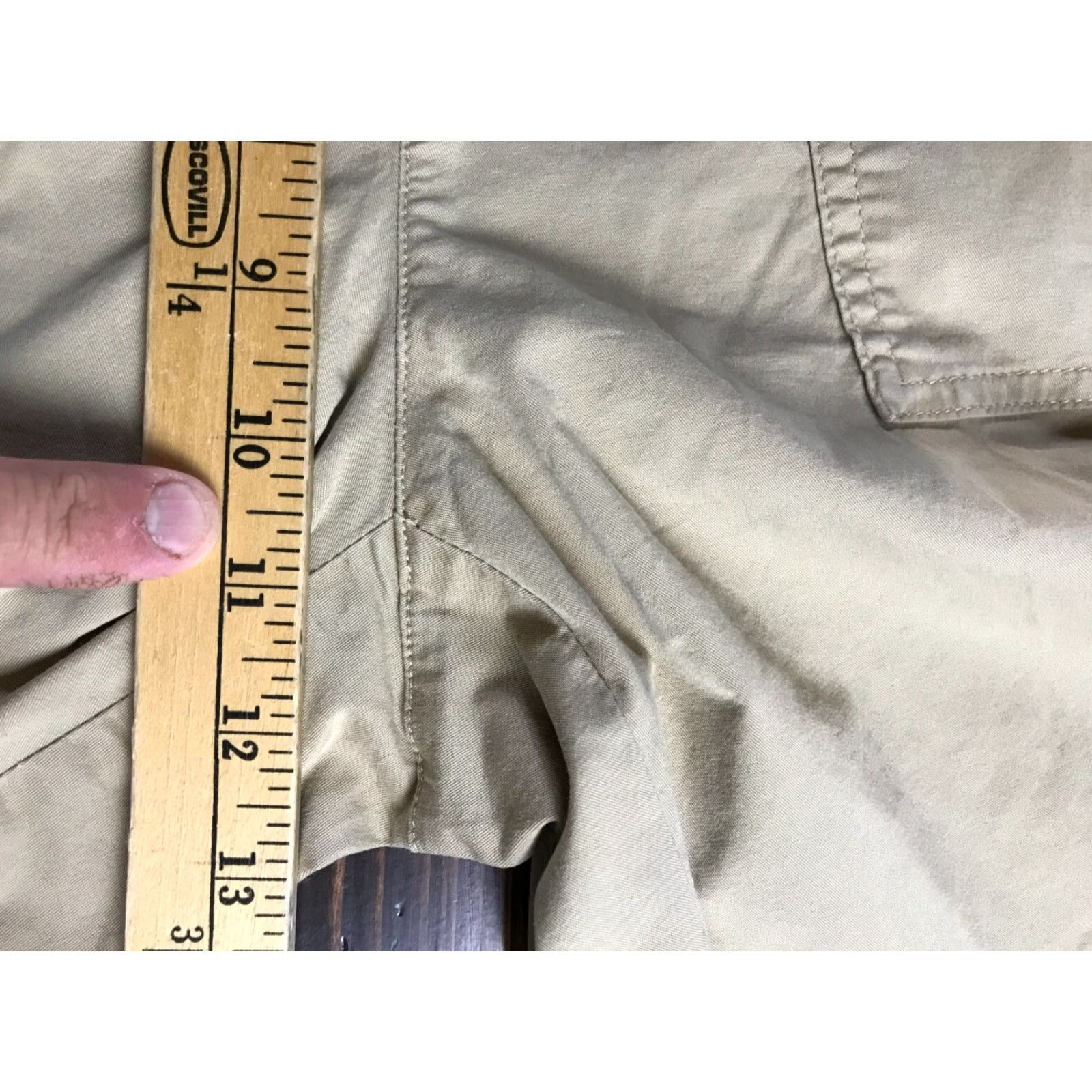 Vintage St. John's Bay Shorts Women's Size 12 Tan/Khaki Stretch Pockets Flat Front Size US 12 / IT 42 - 4 Thumbnail