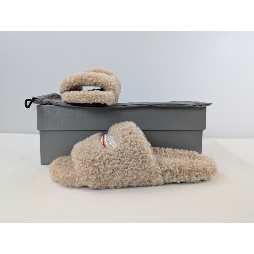 Balenciaga o1rshd1 Fake Furry Slide Slipper in Beige / White / Red Size US 11 / EU 44 - 19 Thumbnail