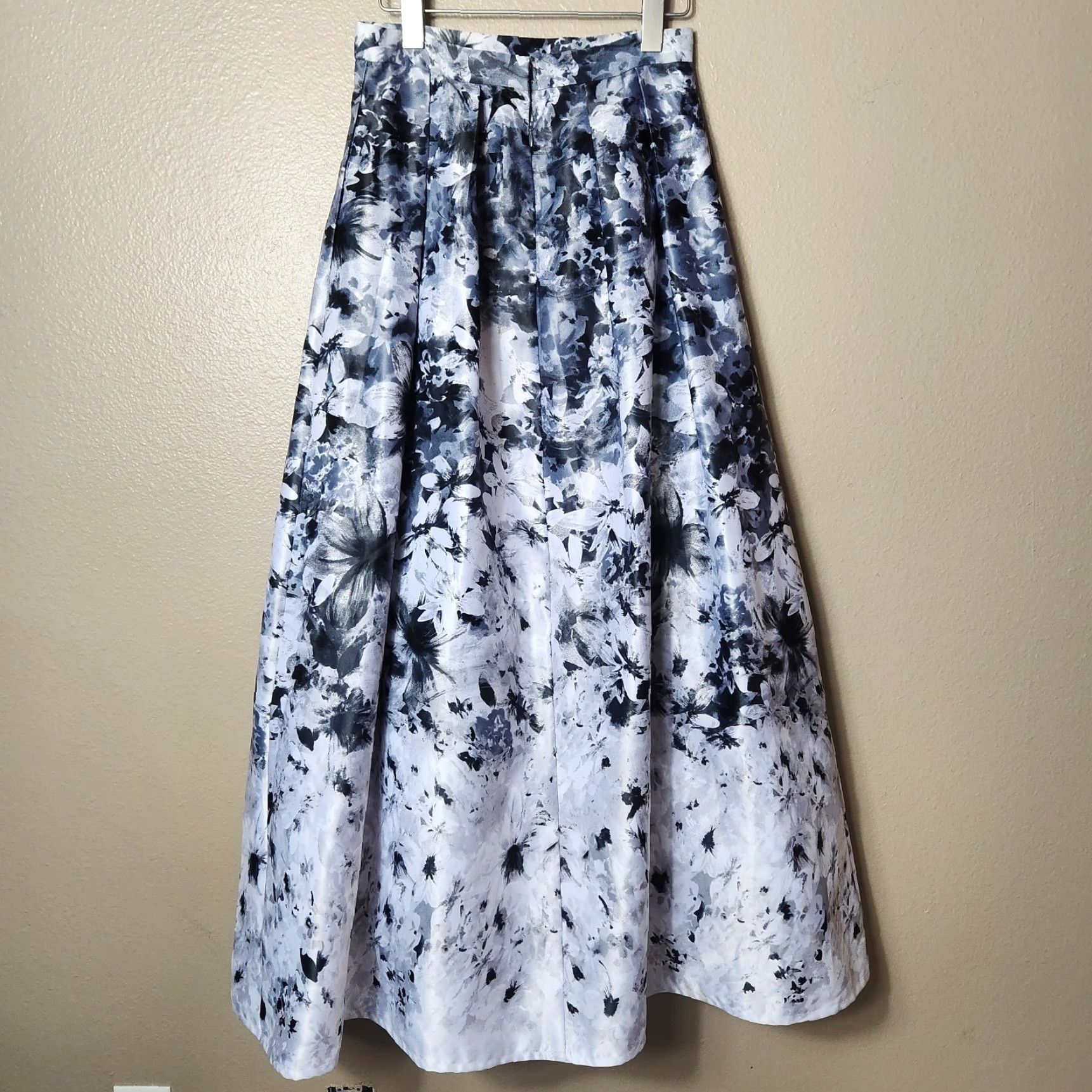 Vintage Aqua Dresses Womens Black/Gray Floral Satin Maxi Tulle Skirt Size 4 Size S / US 4 / IT 40 - 4 Thumbnail