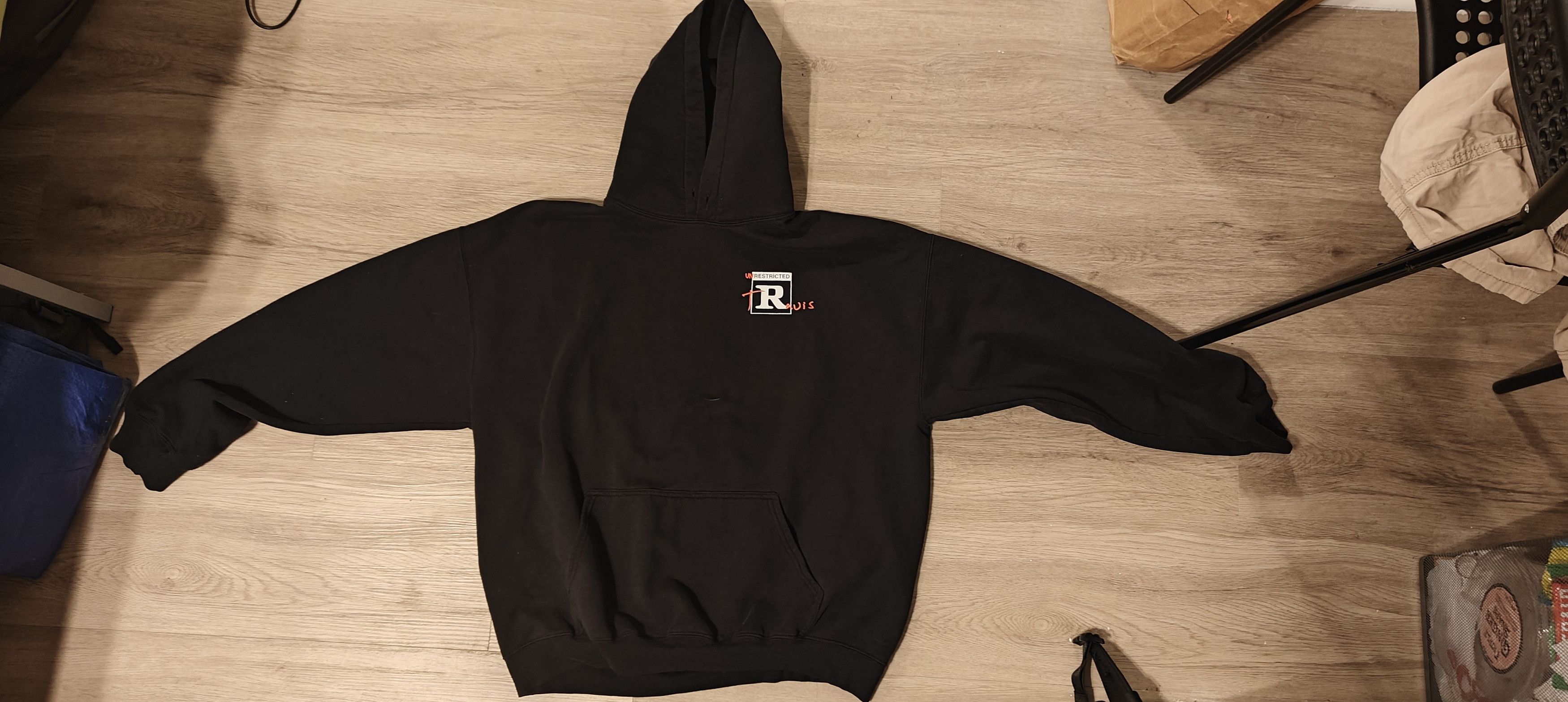 Travis Scott Look mom I can fly “unrestricted Travis” hoodie black large Size US L / EU 52-54 / 3 - 4 Thumbnail