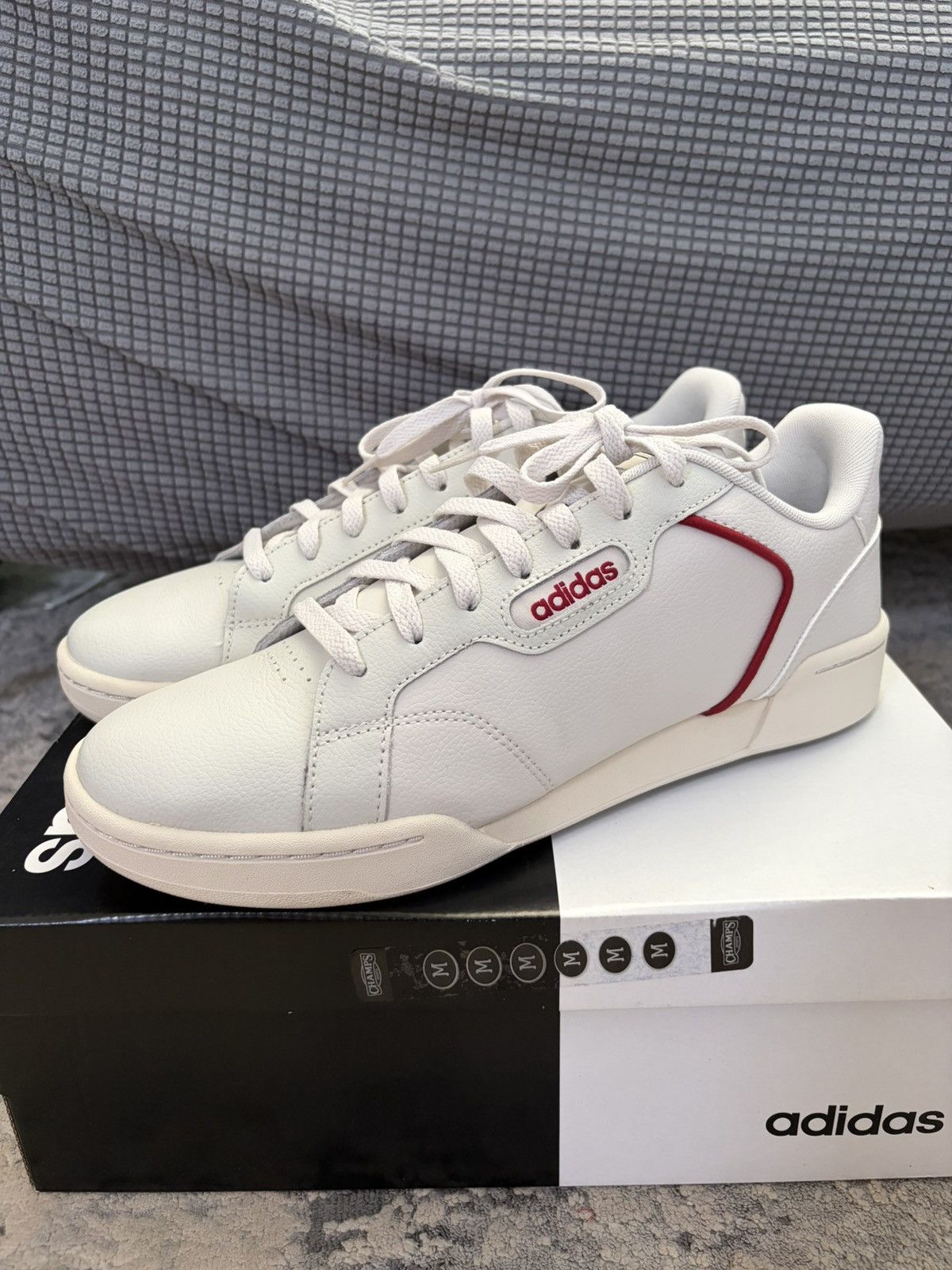 Adidas Adidas Roguera Trainer Low Off-White/Red - EG2657 Size US 9.5 / EU 42-43 - 1 Thumbnail