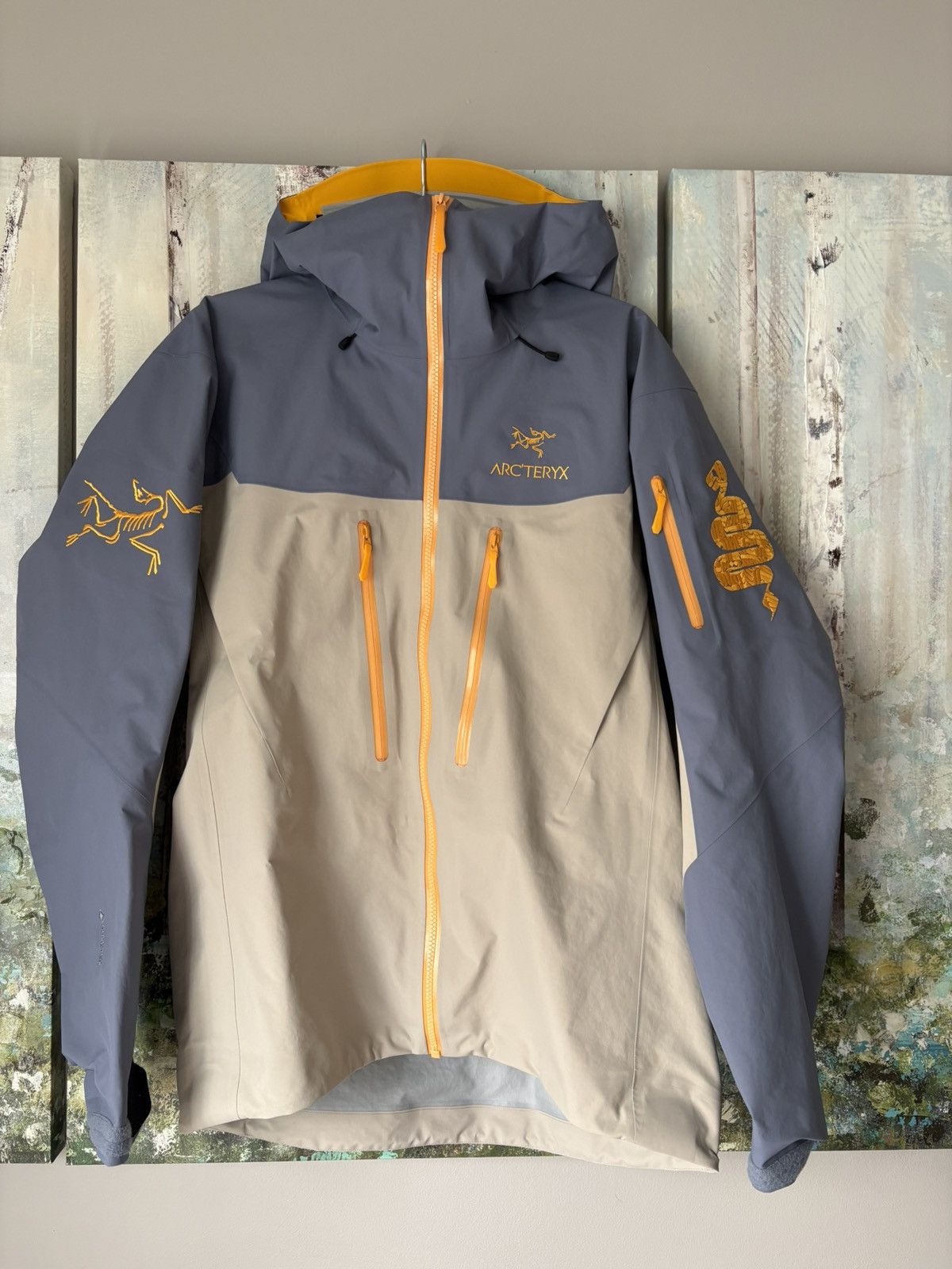 Arc'Teryx Arcteryx Beta LT 1998 in Stone | Grailed