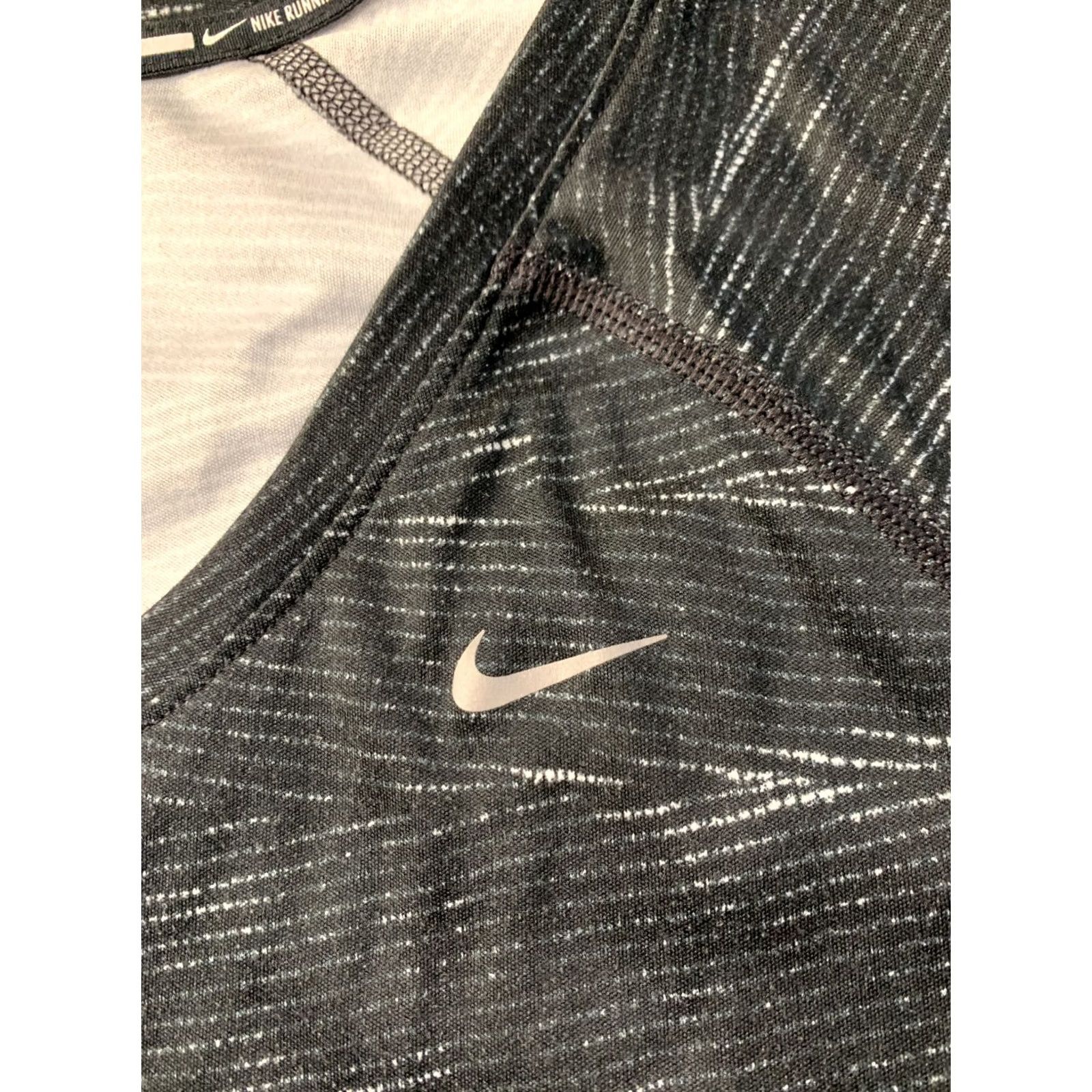 Nike NIKE RUNNING DRI-FIT SHIRT WOMEN T-SHIRT TRAINING Jersey Tee SIZE M Black and White 2015 644701-010 Size M / US 6-8 / IT 42-44 - 3 Thumbnail