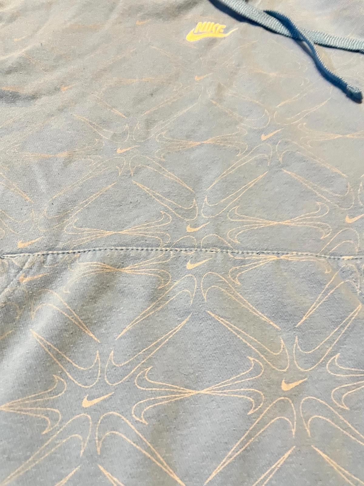 Nike Vintage Nike Light Blue Patterned Hoodie Size US M / EU 48-50 / 2 - 4 Thumbnail